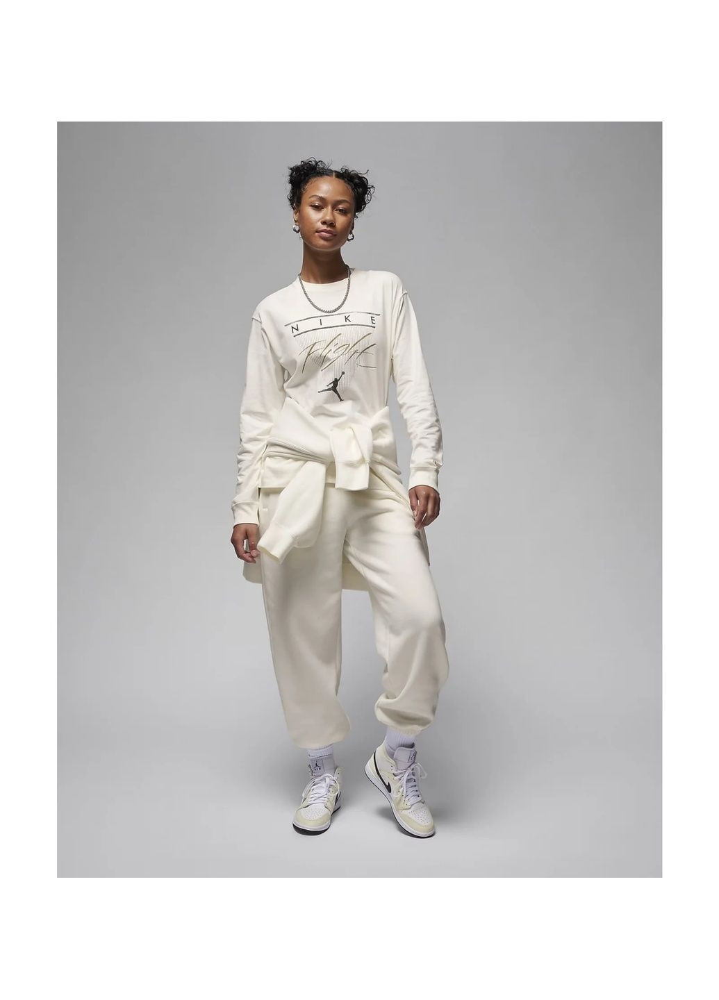 Лонгслів жіночий Long-Sleeve Graphic T-Shirt White Air Jordan (365962312)