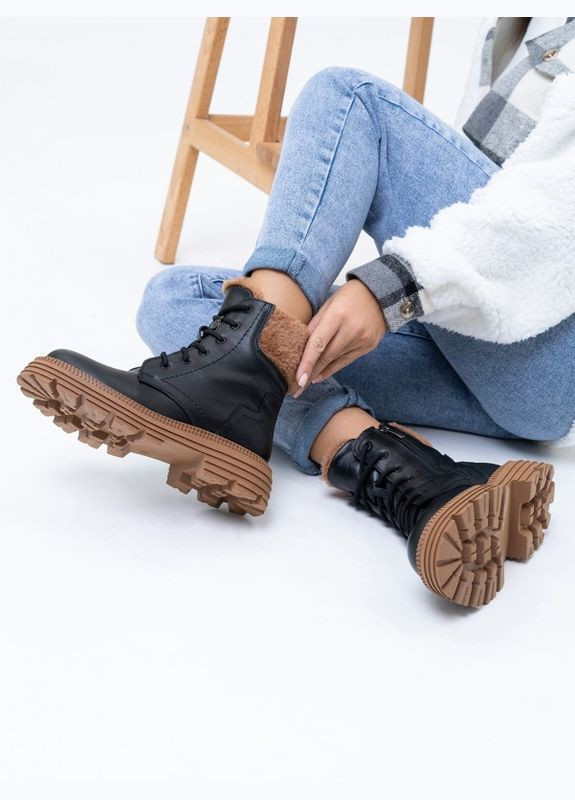 Зимние черные ботинки на меху с коричневыми вставками ISSA PLUS