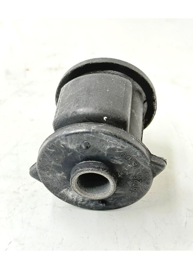 Сайлентблок заднего продольного рычага передний, AAMT01073, 48725-12150, Toyota Avensis Corolla Tenacity (363839801)