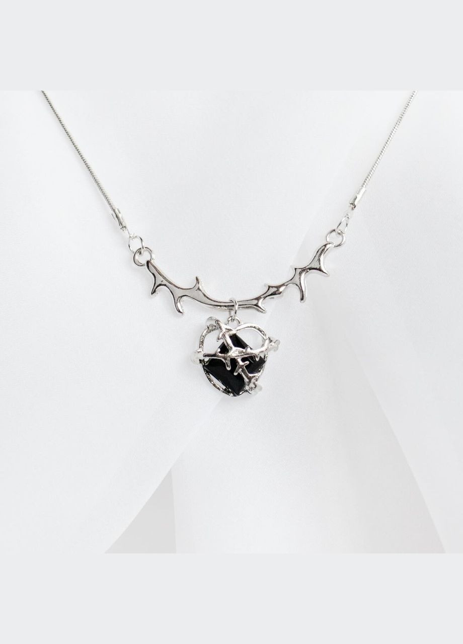 Готичний ланцюжок з колючим сердечком сріблясте кольє з шипами альт підвіска з чорним камінцем унісекс y2k із колючою гілочкою No Brand (329892299)
