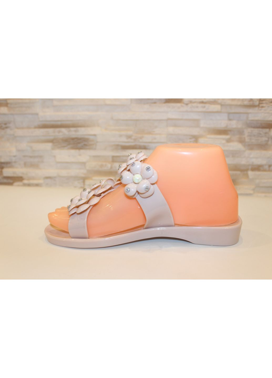 Бежевые шлепанцы женские летние бежевые силиконовые No Brand с цветами