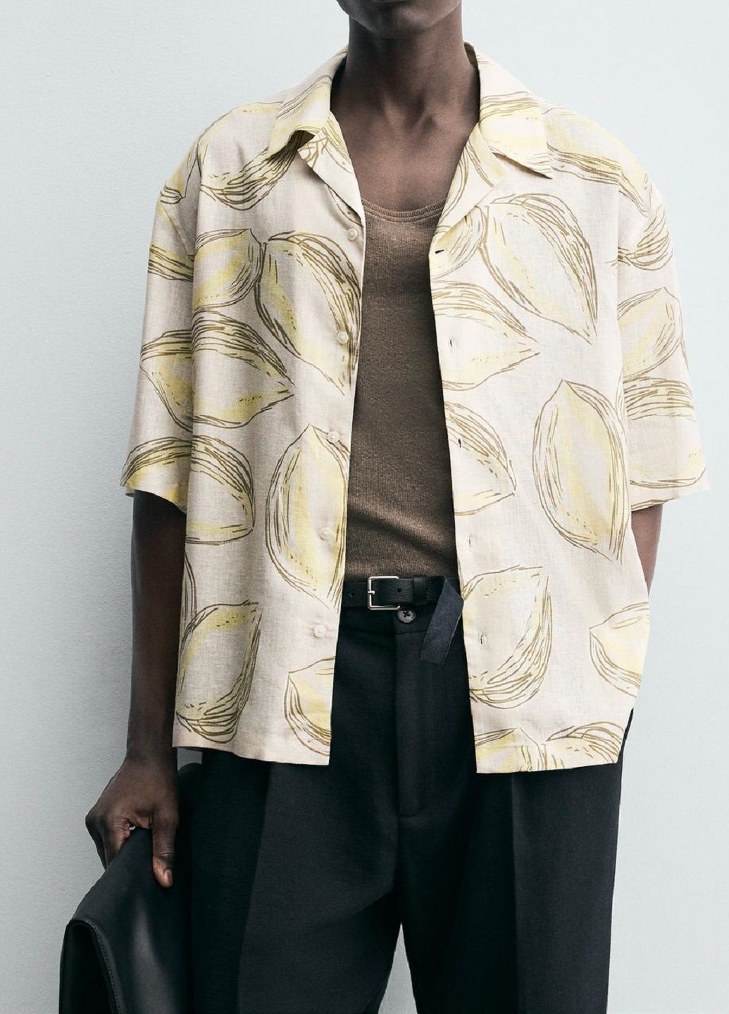 Светло-желтая рубашка с абстрактным узором Zara