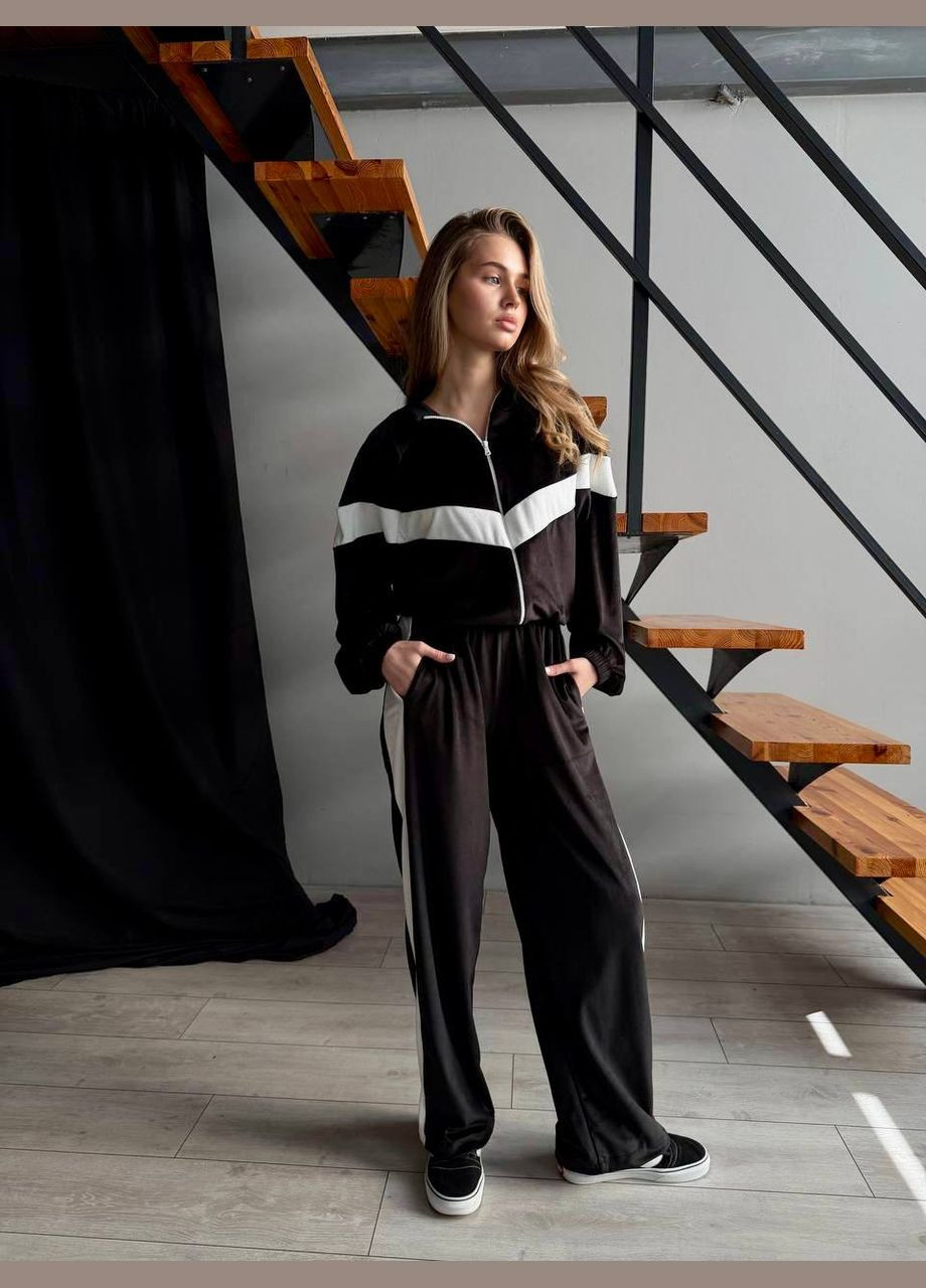 Жіночий костюм чорний, повсякденний, з акцентними вставками, стильний і комфортний, ідеально для щоденних образів. No Brand 363 (322815136)