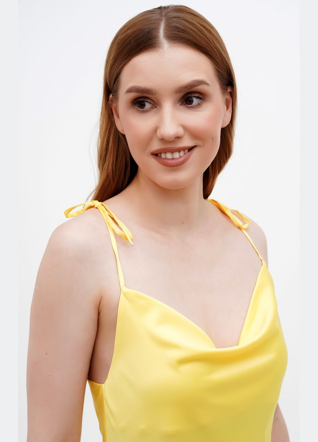 Желтое коктейльное шелковое платье на завязках длина миди платье-комбинация Fayna однотонное