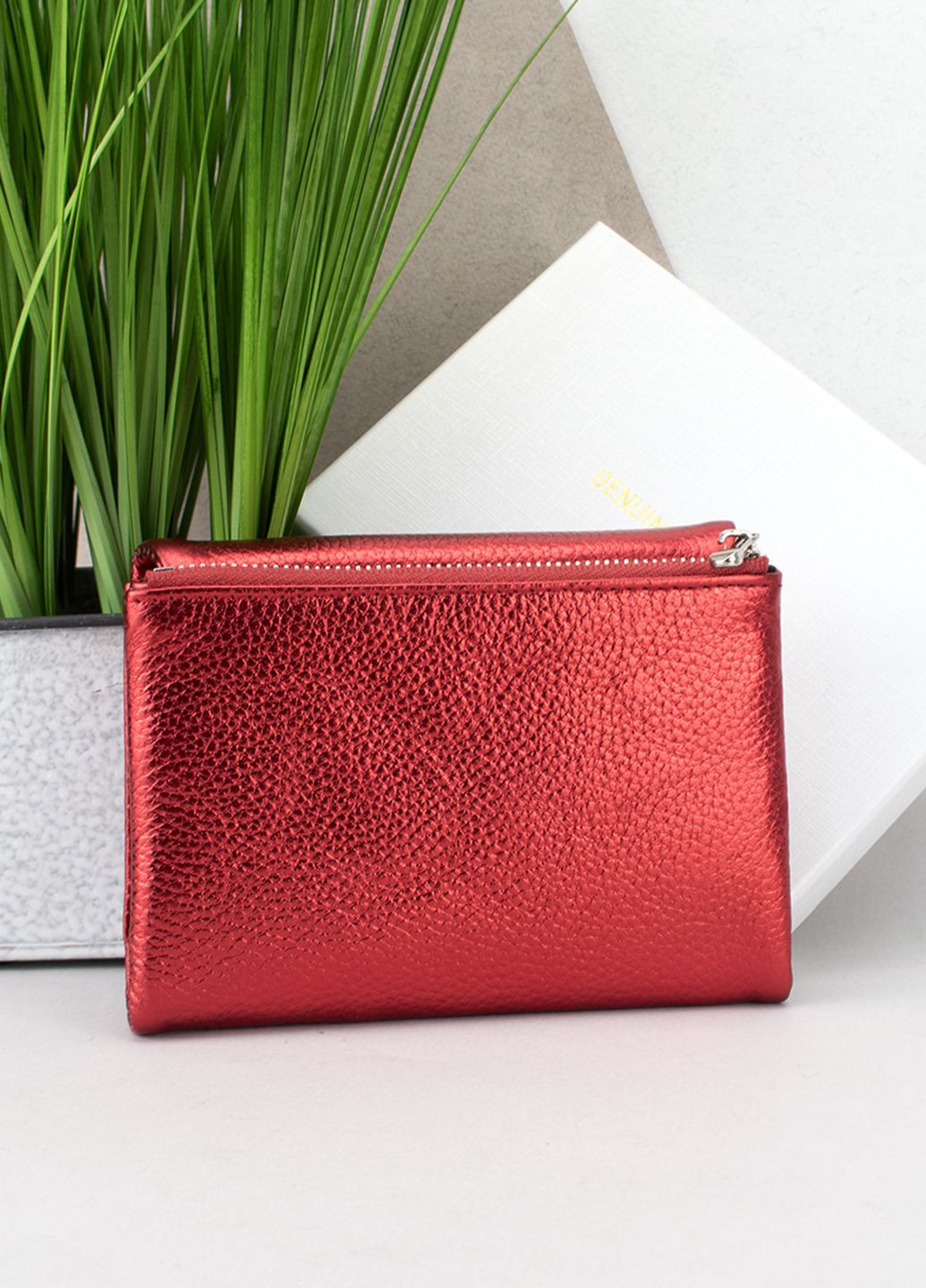 Кошелек женский красный 2301-9929M кожаный перламутровый на магните Classic (300914710)