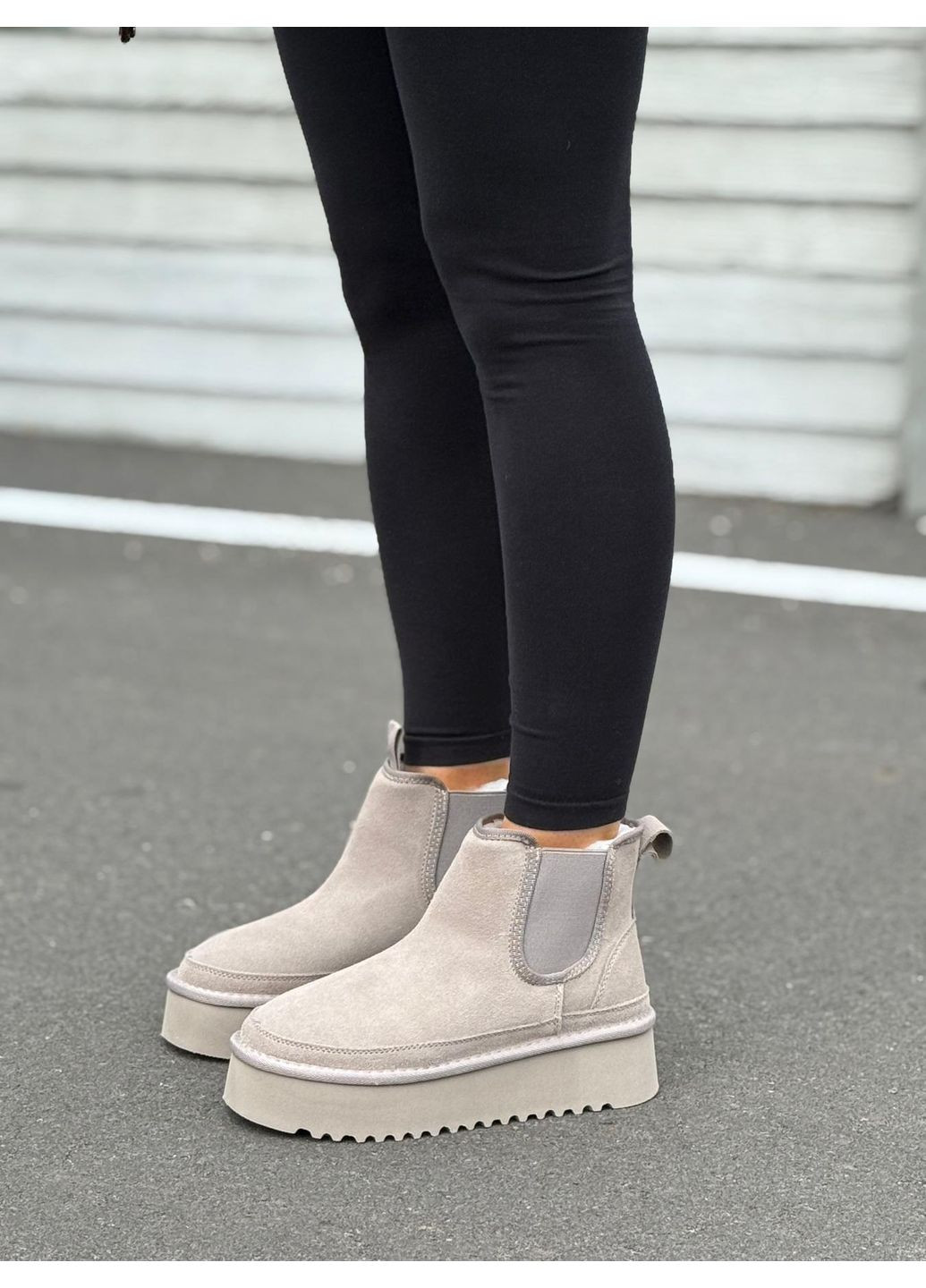 Зимние угги женские из натуральной замши ботинки на платформе тёплые челси серые на меху зимние No Brand