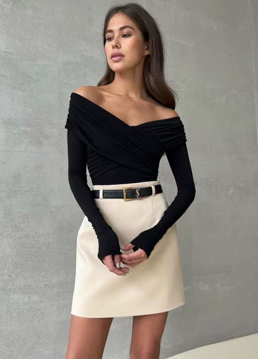 Жіночий боді з відкритими плечима і драпіруванням однотонний No Brand (364845715)