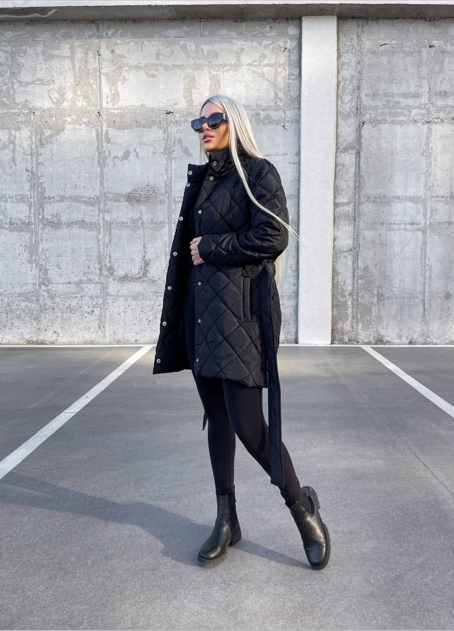 Черная женская теплая куртка с капюшоном цвет черный р.50/52 452215 New Trend