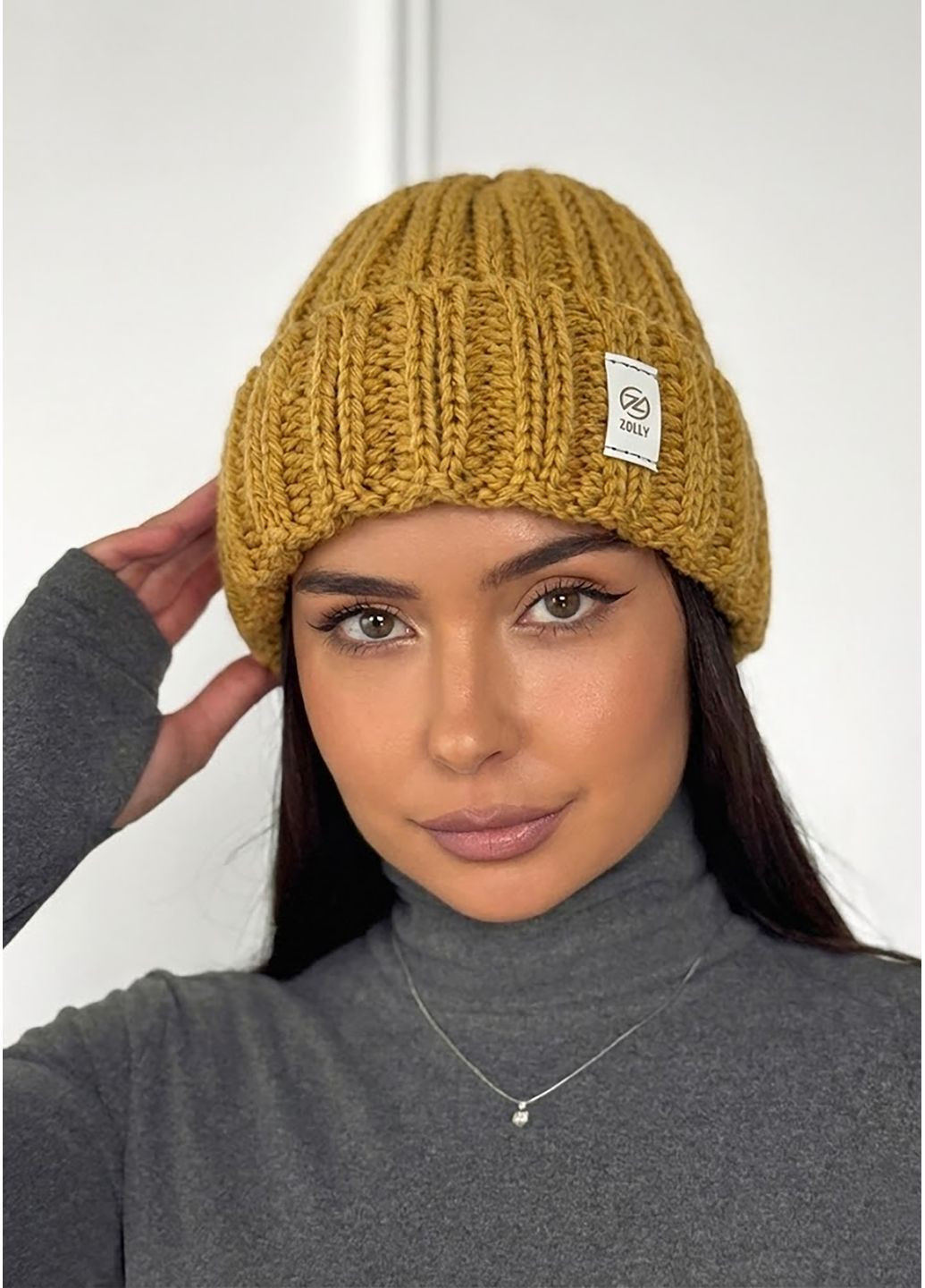 Тепла стильна в'язана шапка на флісі InFashion Шапка (369924137)