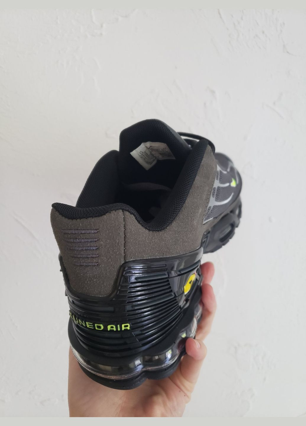 Темно-сірі кросівки Nike Air MAX PLUS ІІІ
