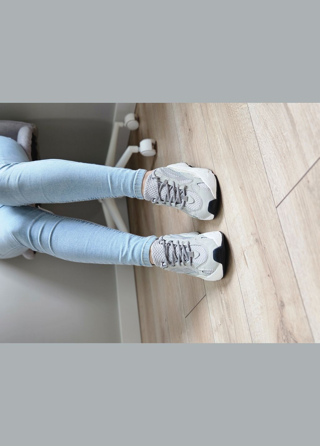 Кроссовки женские и мужские Adidas Yeezy 700 v2 Static beige | Адидас Изи 700 в2 бежевые No Brand бежевые демисезоны (307397807)