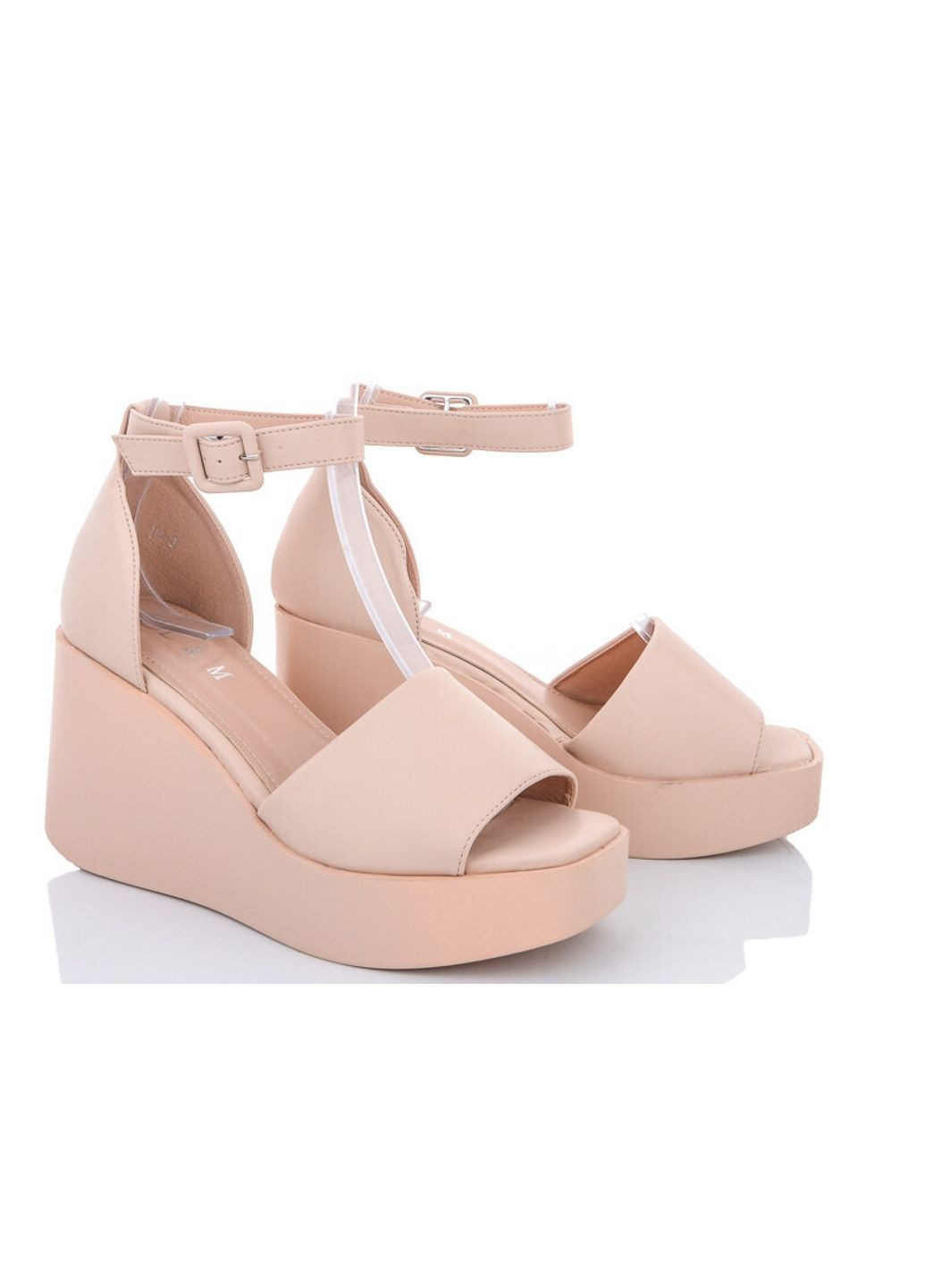 Бежевые женские бежевые босоножки на высокой танкетке платформе L&M с ремешком