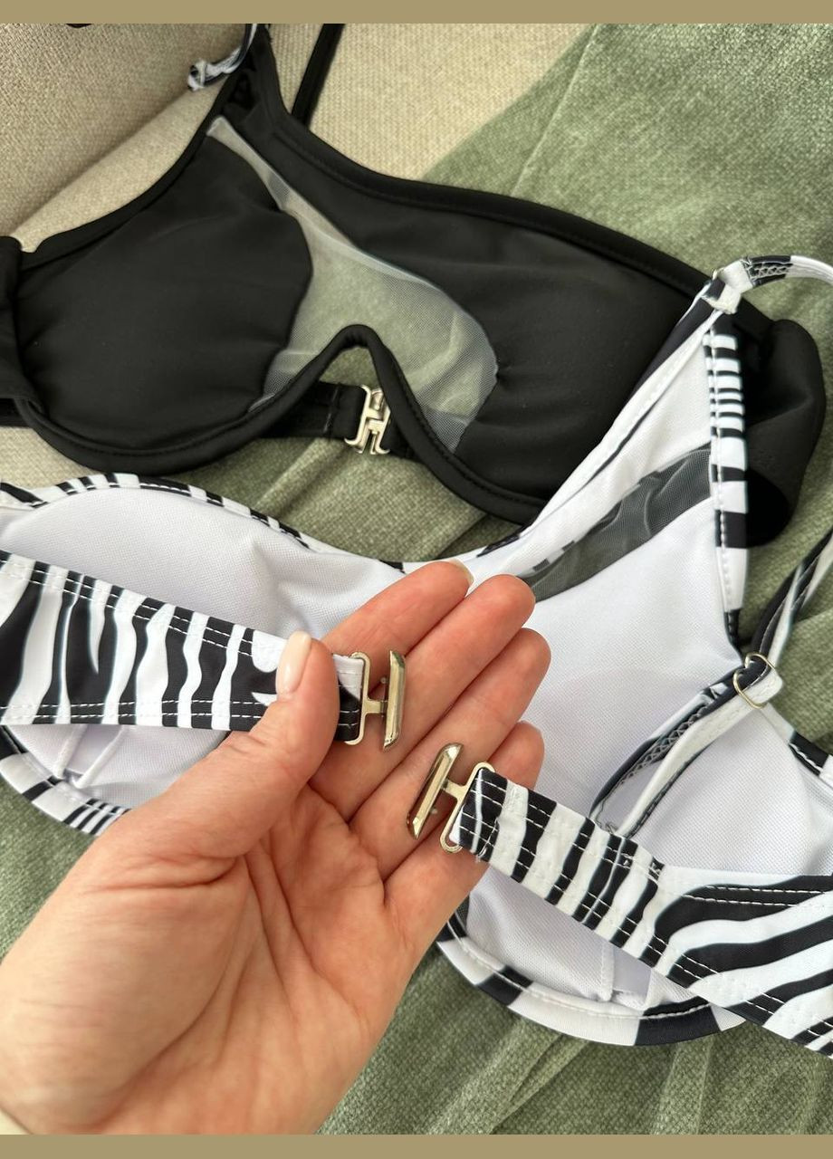 Чорний літній сміливий чорний купальник з геометричними вирізами та прозорими вставками роздільний Vakko