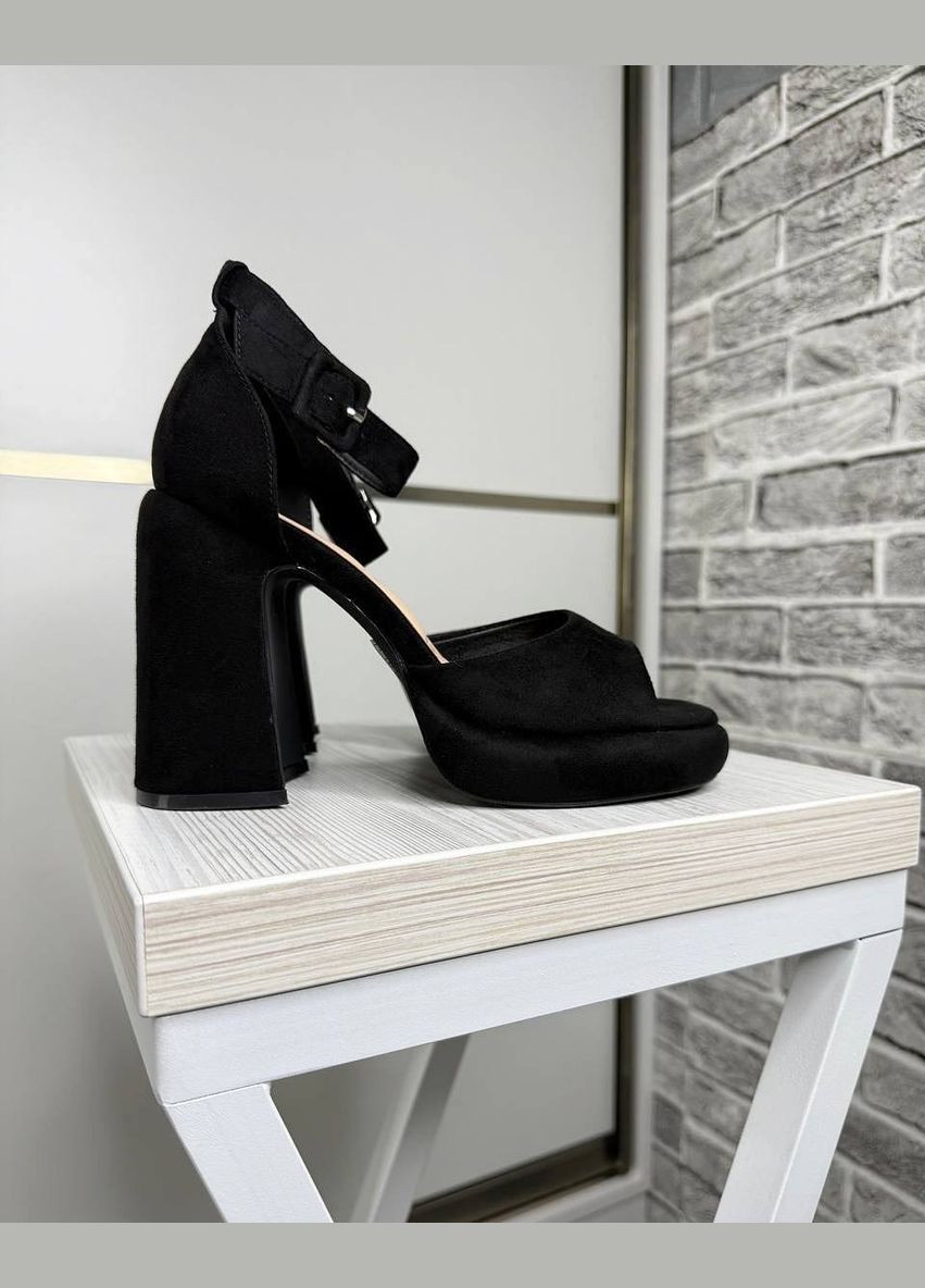 Жіночі чорні замшеві босоніжки на зручному підборі та платформі No Brand (333835049)