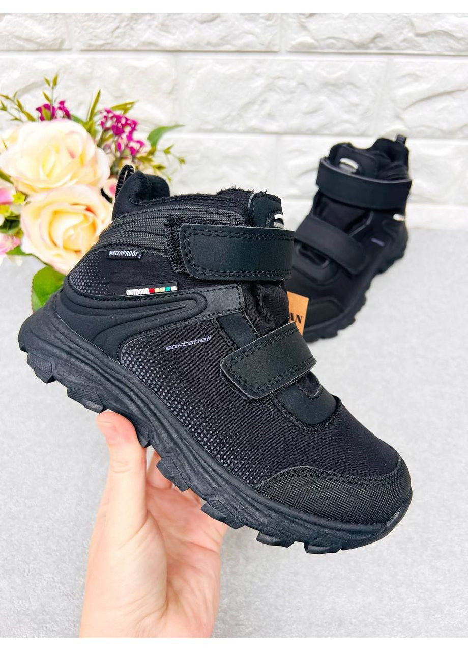 Черные трекинговые черные ботинки. American Club