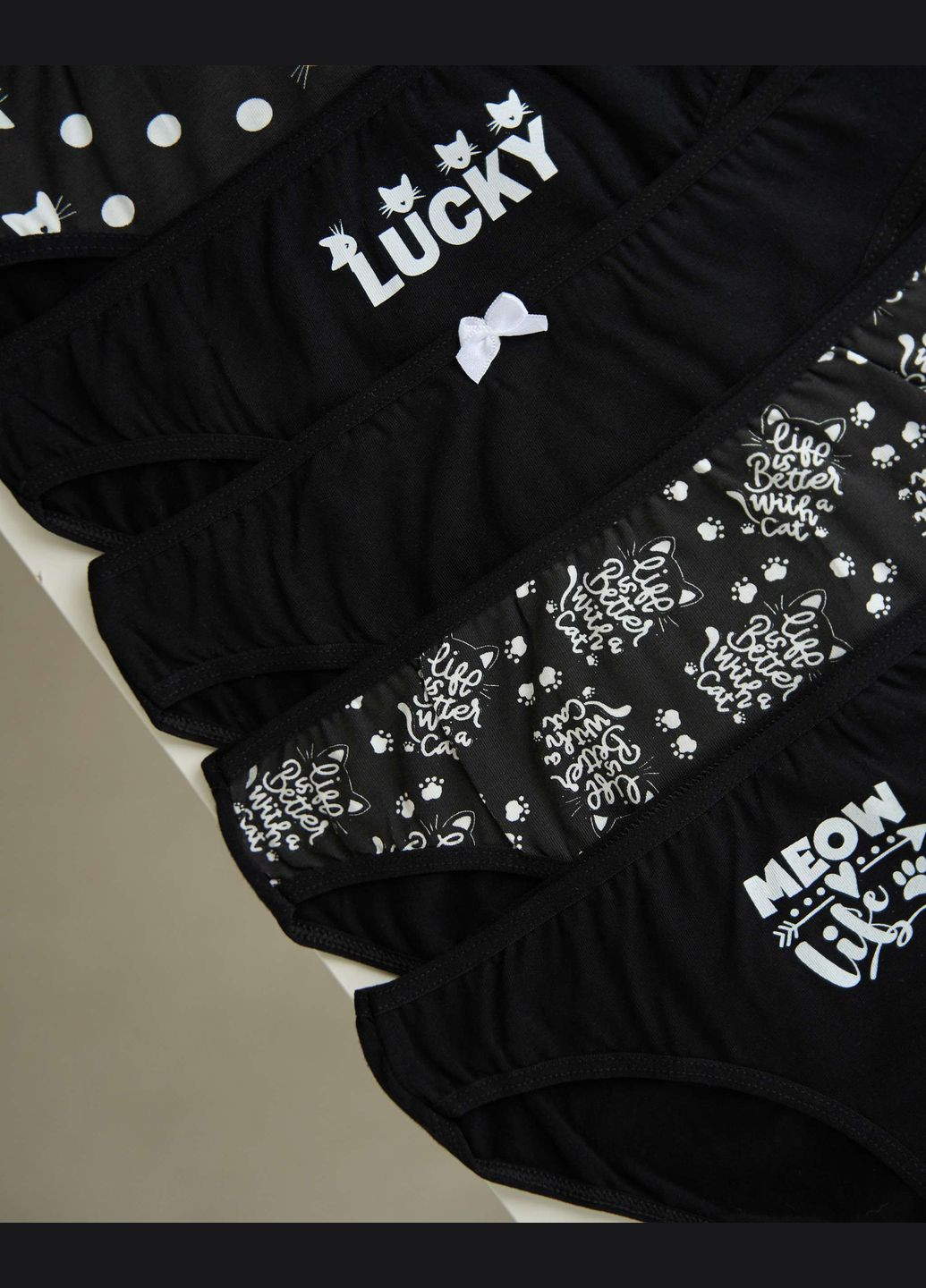 Набір жіночих базових трусиків тижневок - 7 шт Nicoletta (316080479)