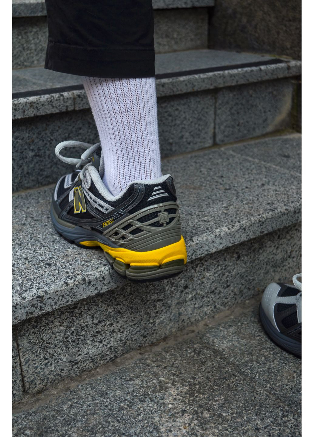 Серые демисезонные кроссовки мужские new balance 1906r grey yellow нью беланс 1906r No Brand