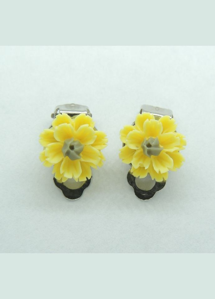 Сережки кліпси дитячі для вух без пробивання квітка Хризантема ніжно світлорожева з бірюзовою Liresmina Jewelry (289533629)