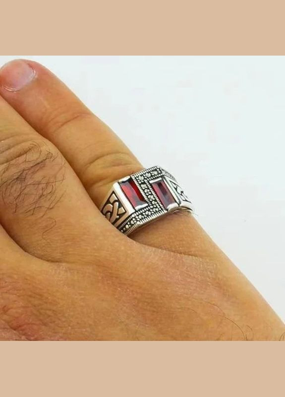 Винтажное мужское кольцо перстень в европейском стиле с красными камнями и узорами серебристое размер 20 Fashion Jewelry (289717583)