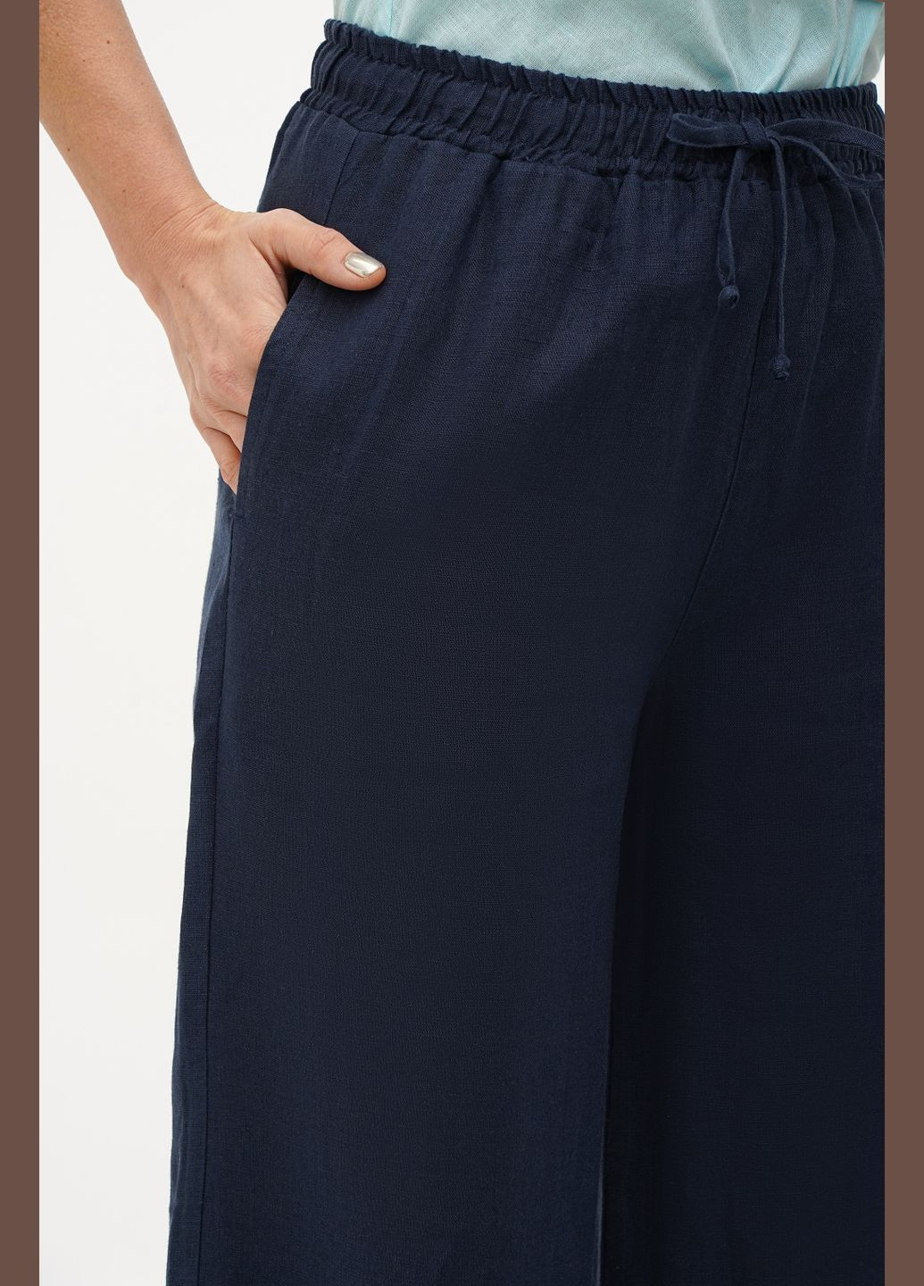 Женские брюки из плотного льна на резинке и завязке с карманами Квест. Зеленый, р.44, код 8293/44/592 ГАЛЕРЕЯ ЛЬОНУ (333164794)