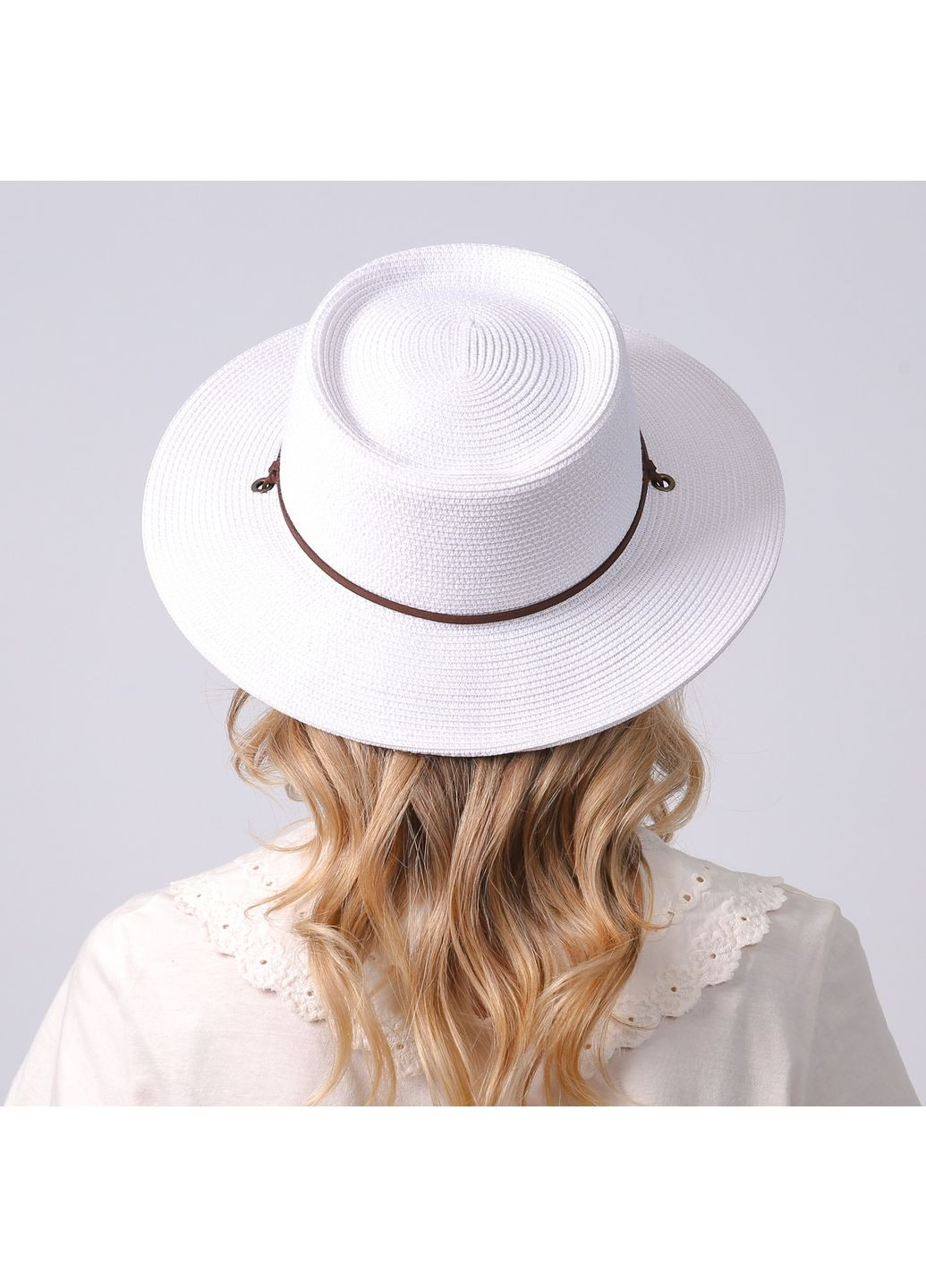 Капелюх порк-пай жіночий з замшевим шнурком папір білий ЕМЕРІ LuckyLOOK 734-074 (328217398)