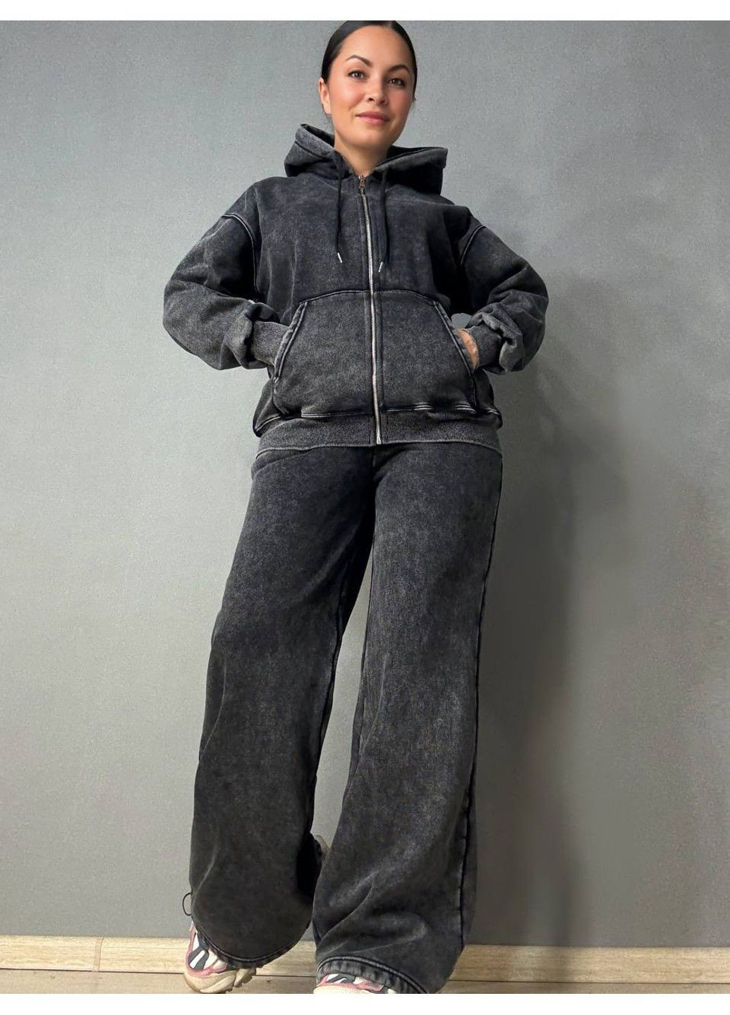 Костюм жіночий Joy One 2166-11 утеплений варений худі зі штанами палаццо чорний No Brand (369528078)