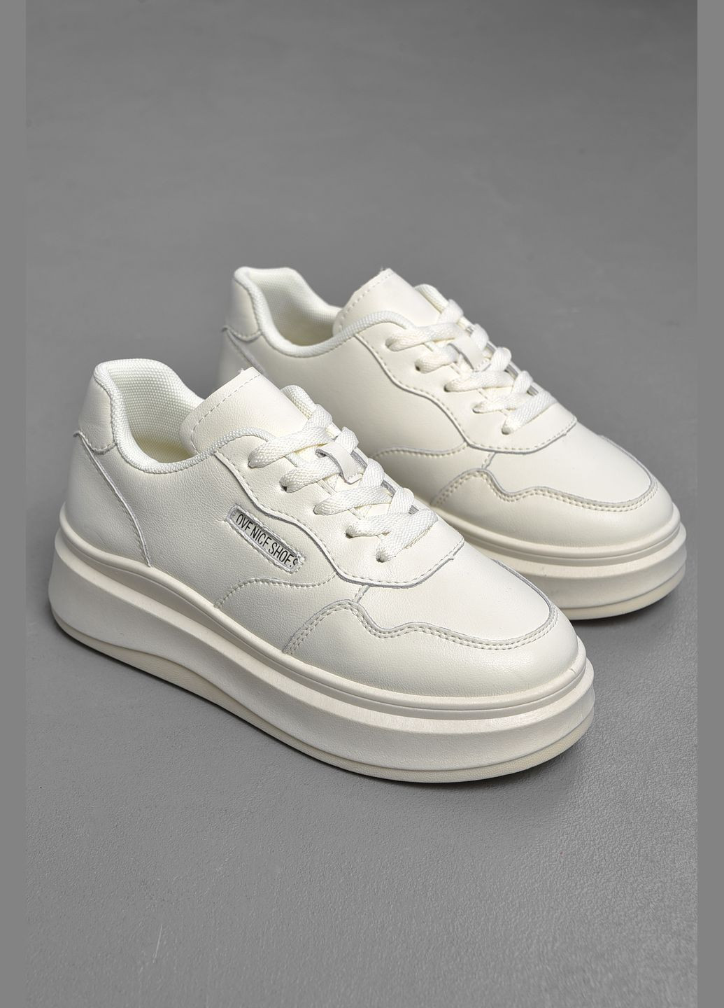 Білі осінні кросівки жіночі натуральна шкіра білого кольору на шнурівці Let's Shop