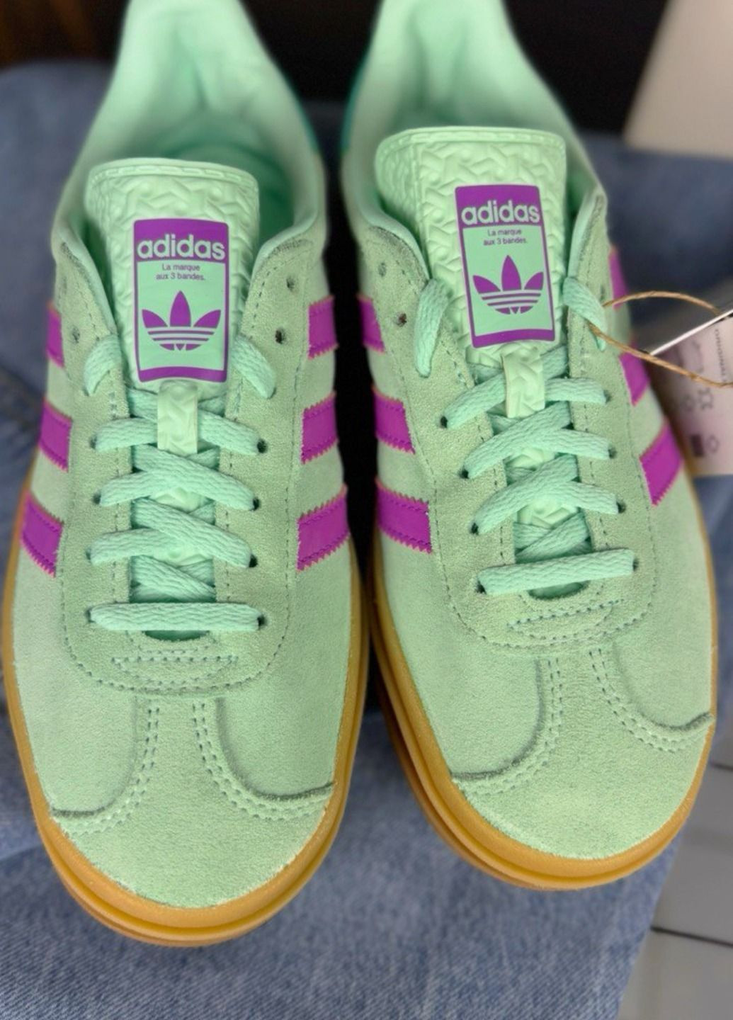 Салатові всесезонні кросівки adidas Gazelle Bold