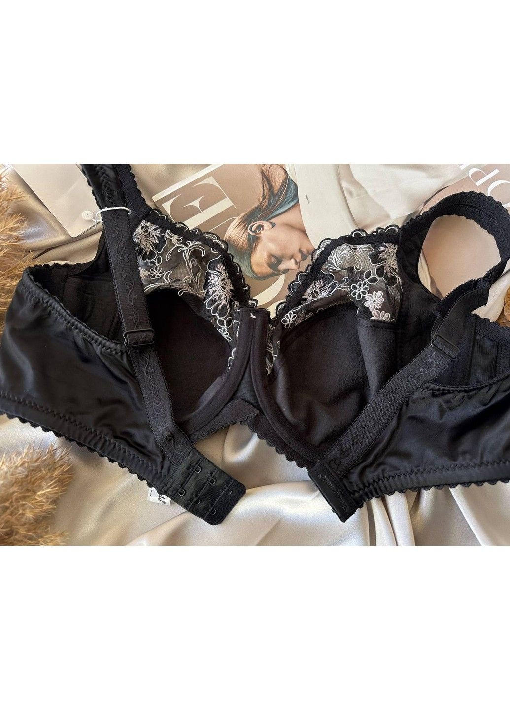 Чорний чорний бюстгальтер великого розміру без поролону Lanny Mode