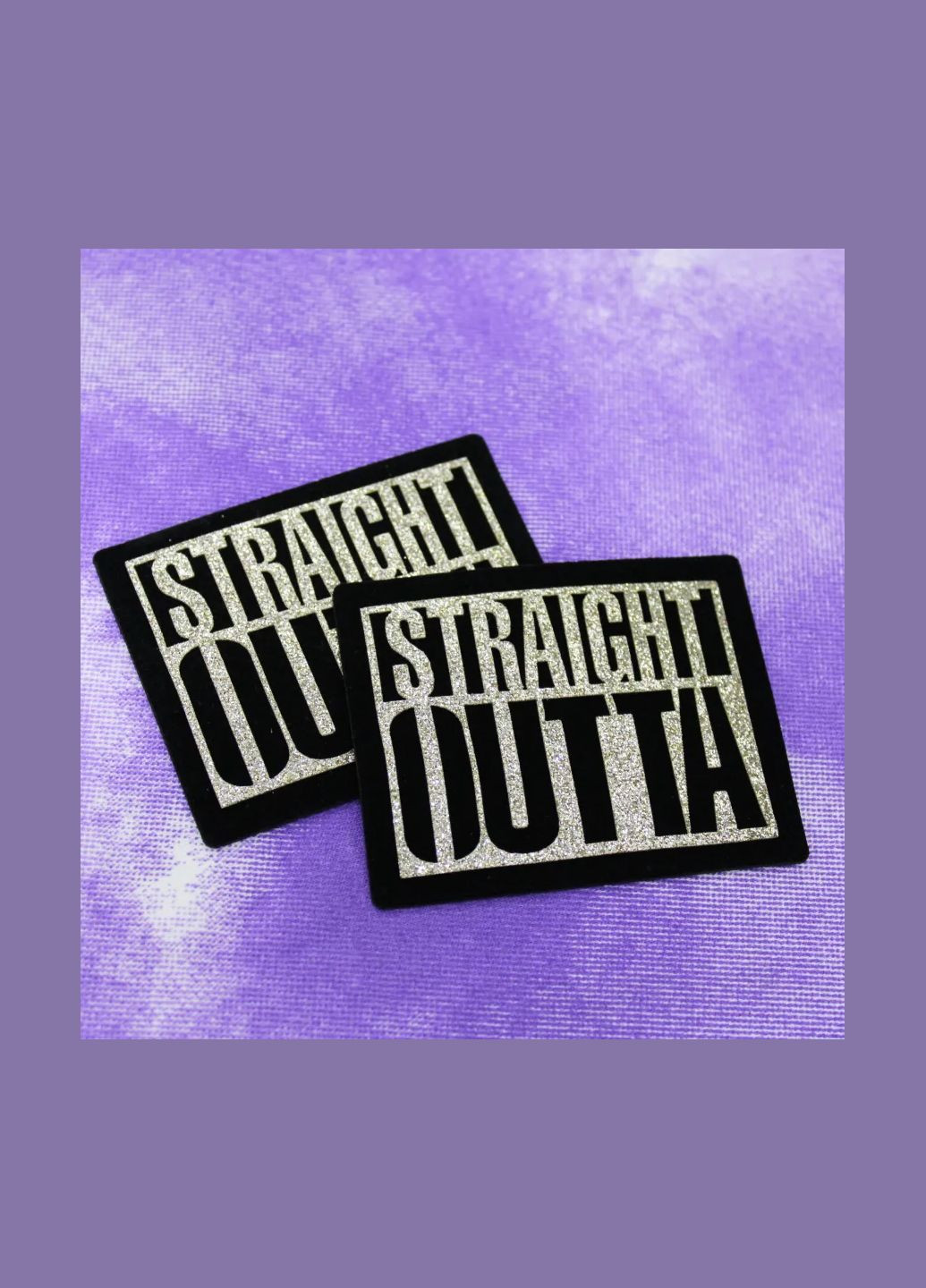 Нашивка из глитера "Straight outta" черного цвета с золотом (884) No Brand (335811212)