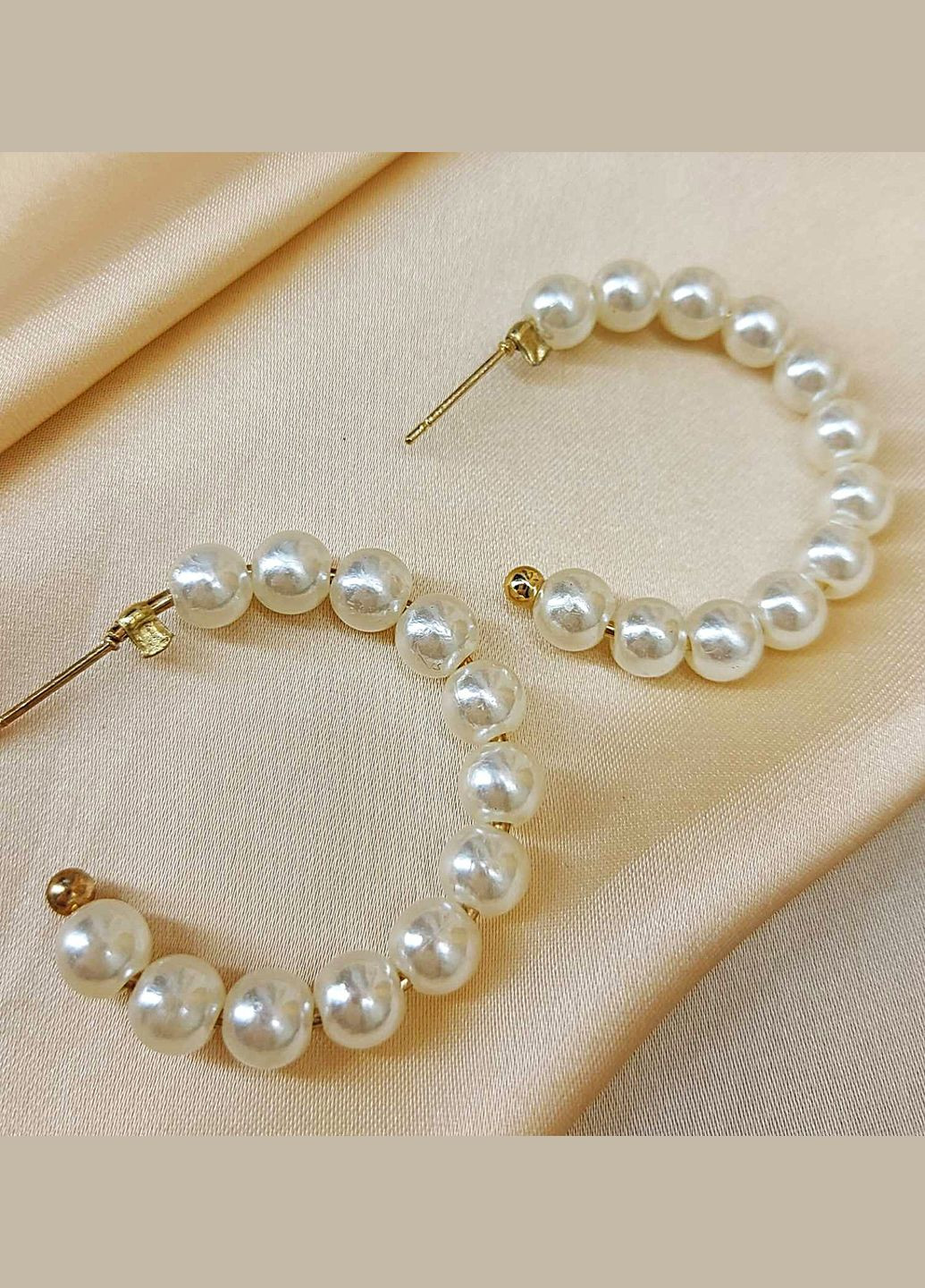 Сережки жіночі Середні кільця в намистинах No Brand (347608720)