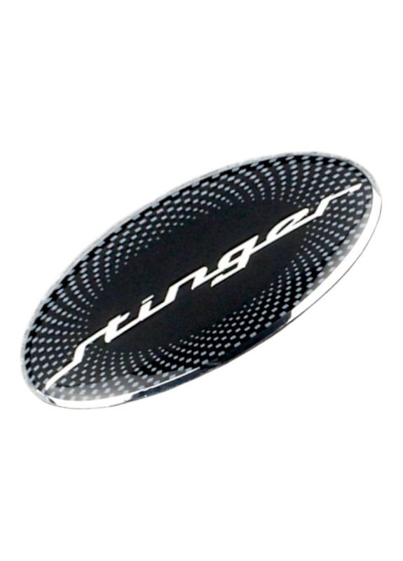 Эмблема руля надпись Stinger черная с хромом (фон в точку) 61х33 мм (на скотче) Kia (369610811)
