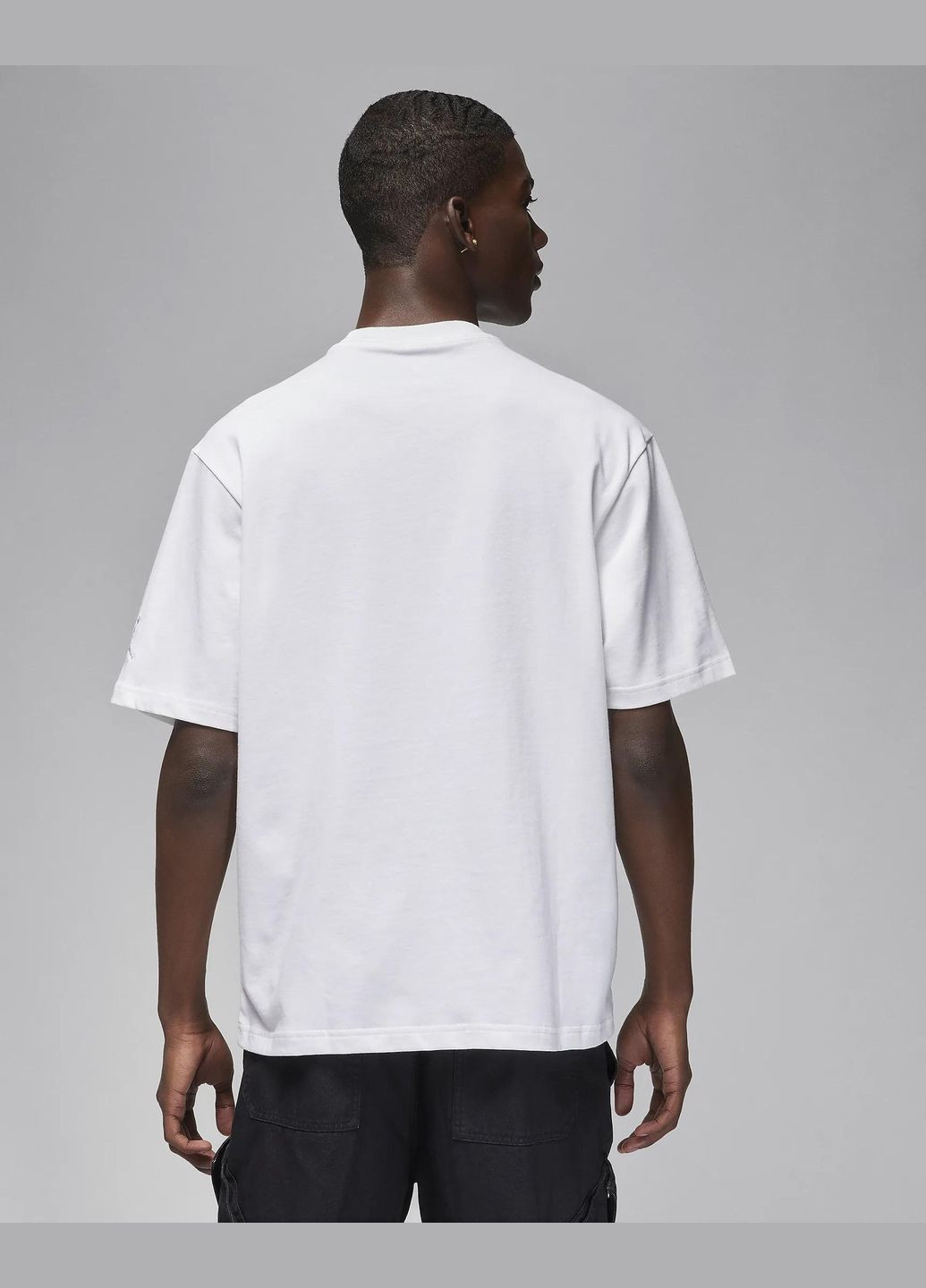 Комбинированная мужская футболка air brand sneaker patch en's t-shirt(fn5982-100) m Jordan
