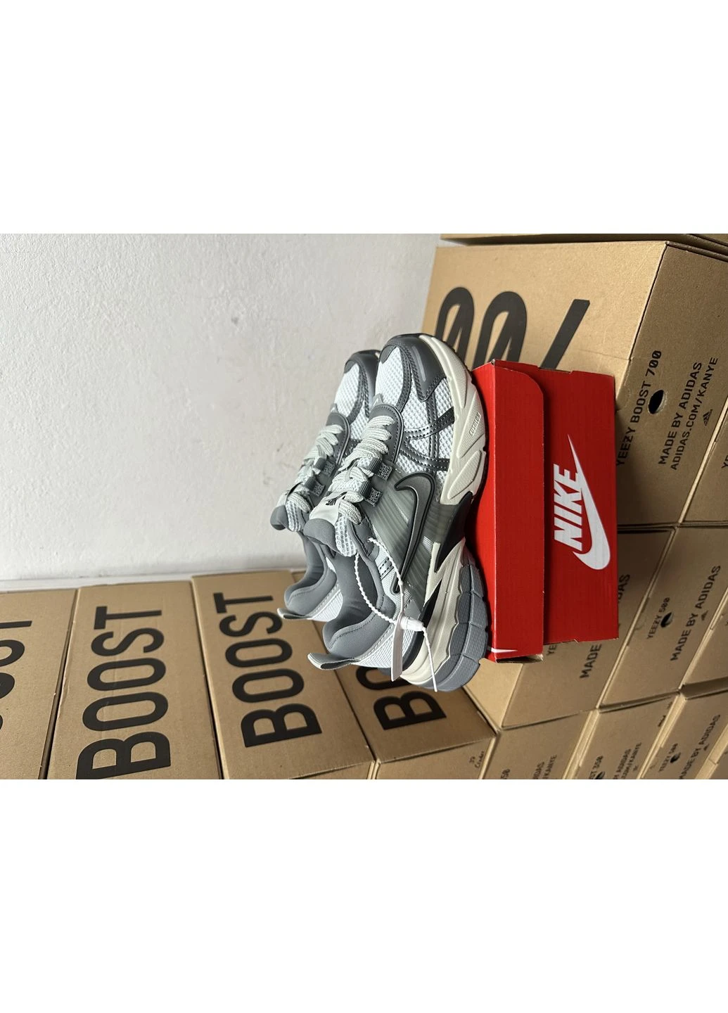 Білі літні кросівки nike runtekk v2k summit white metalic silver найк рантек No Brand