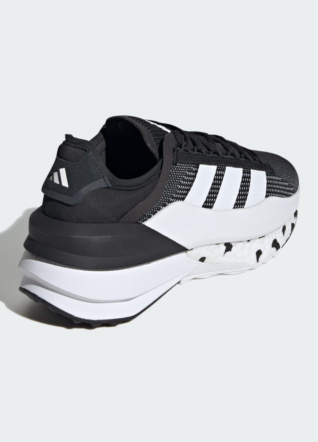 Черные всесезонные кроссовки avryn_x adidas