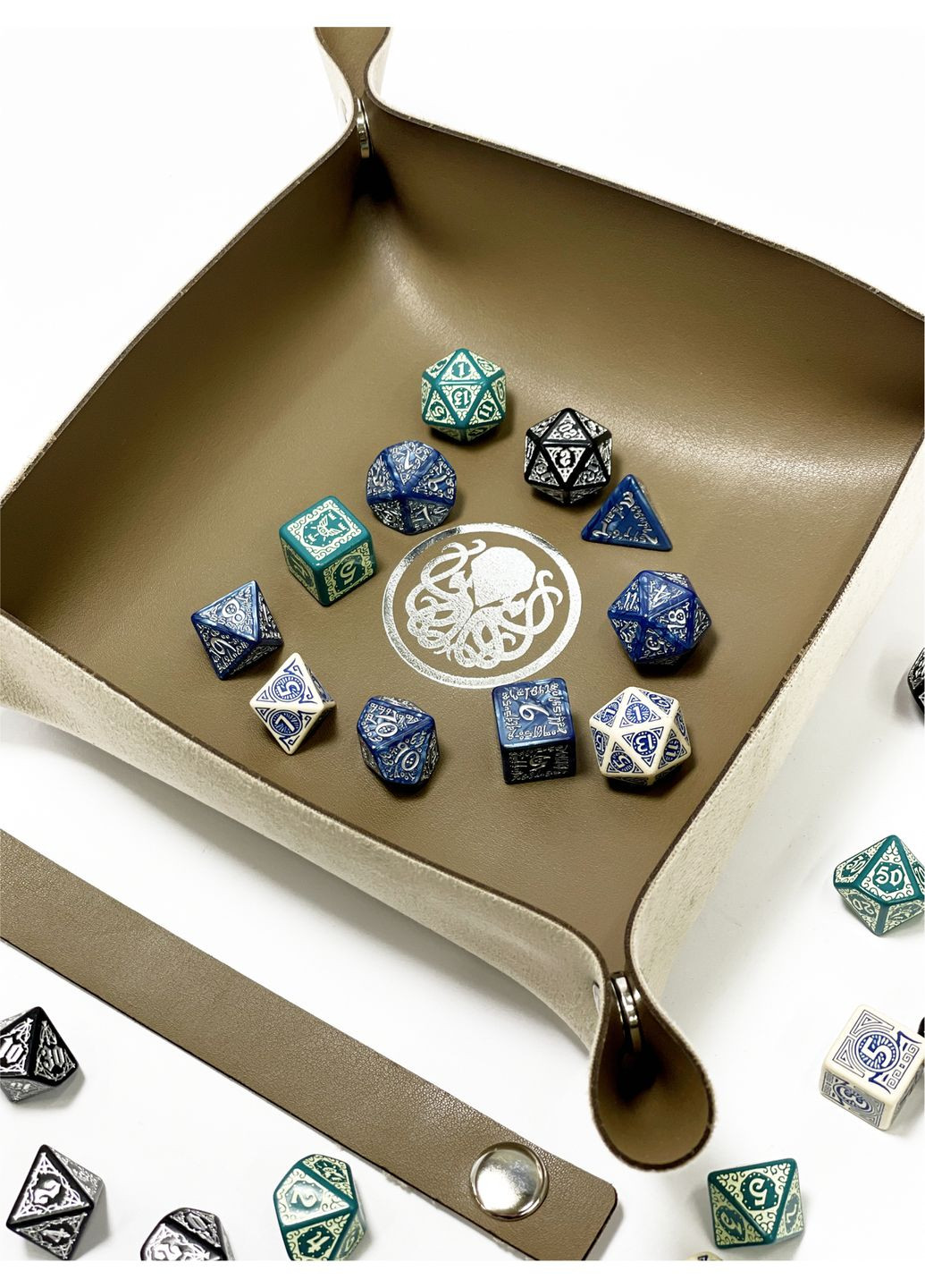 Настольная игра Лоток для кубиков Ктулху коричневый Dice Tray Планета ігор (372480412)