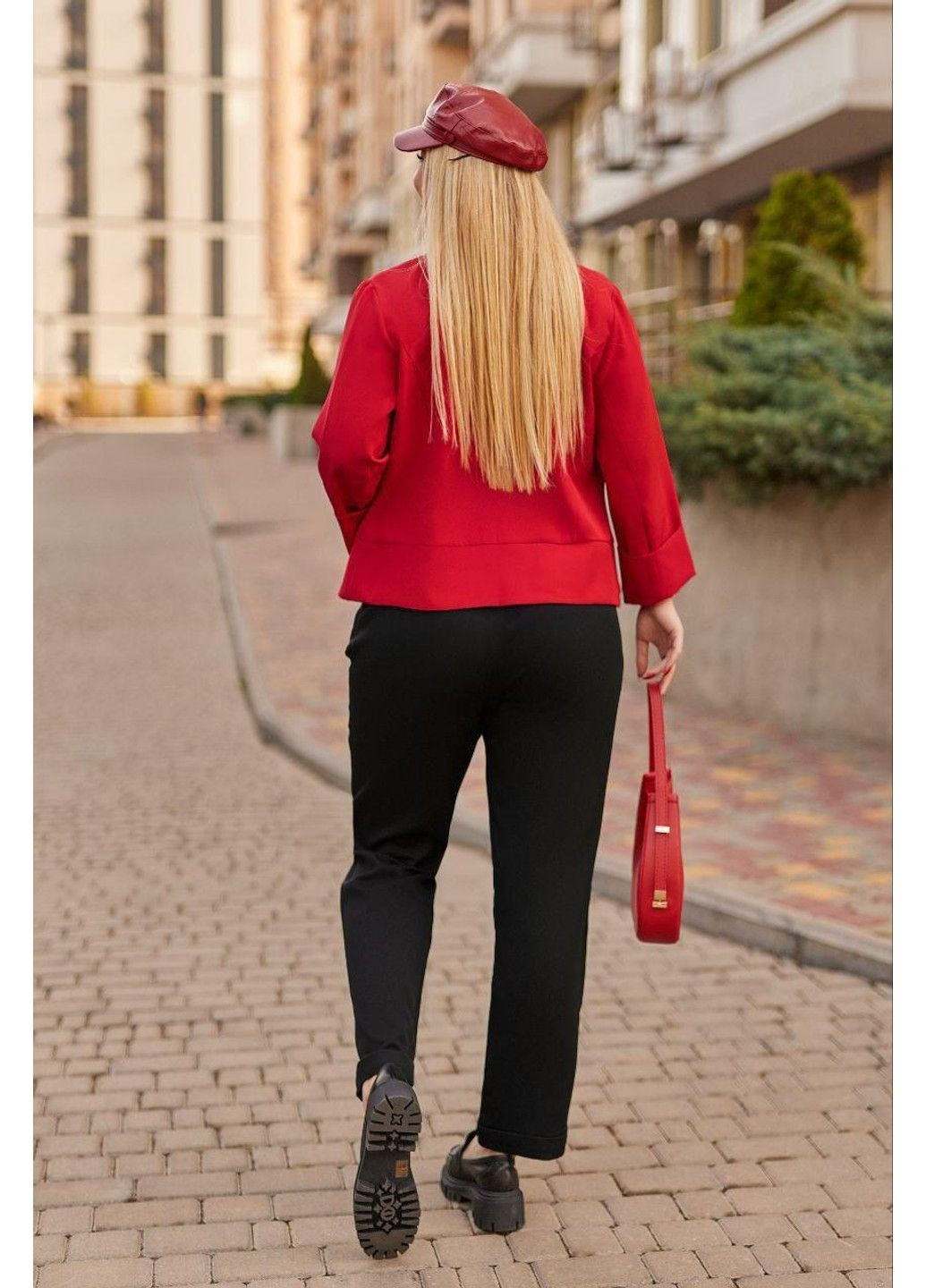 Женский деловой костюм с черными брюками и красным пиджаком мод МЗ 8814/503, 60 размер. No Brand (355469823)