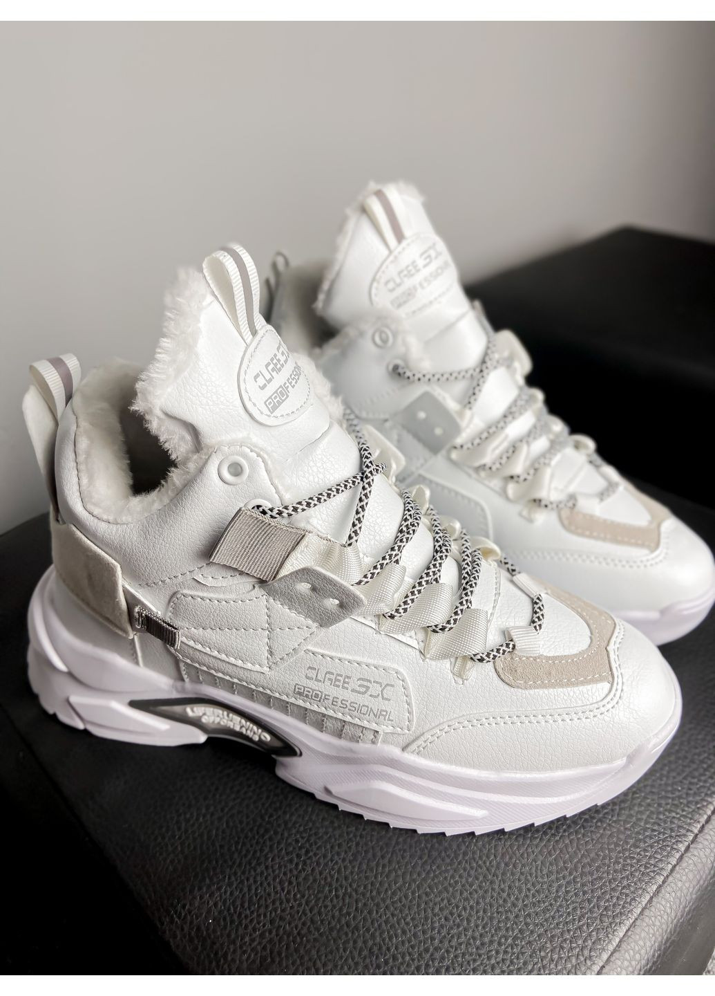 Білі кросівки No Brand