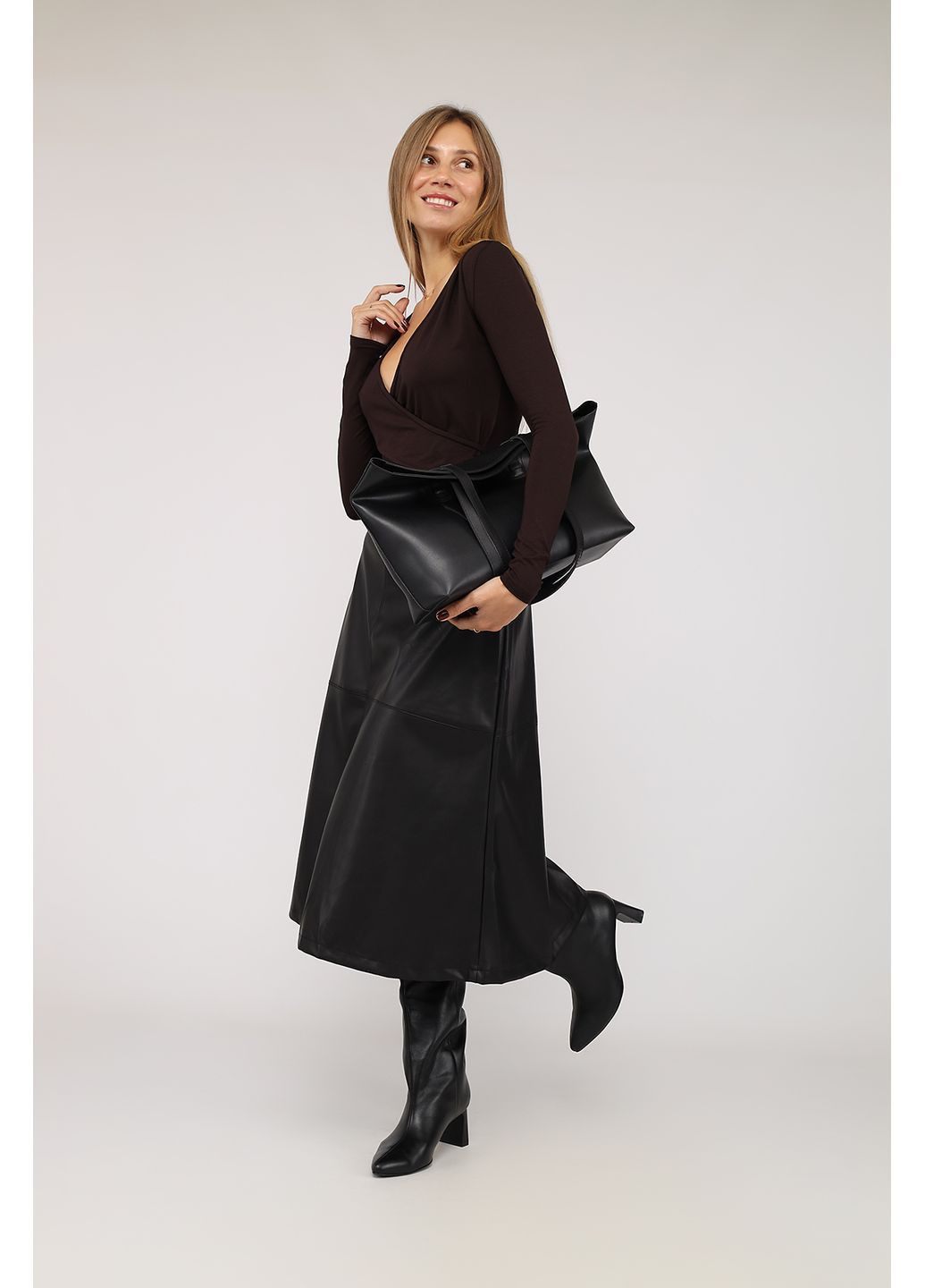 Футболка з довгим рукавом жіноча колір темно-коричневий CB-00283831 Yuki - (362413459)