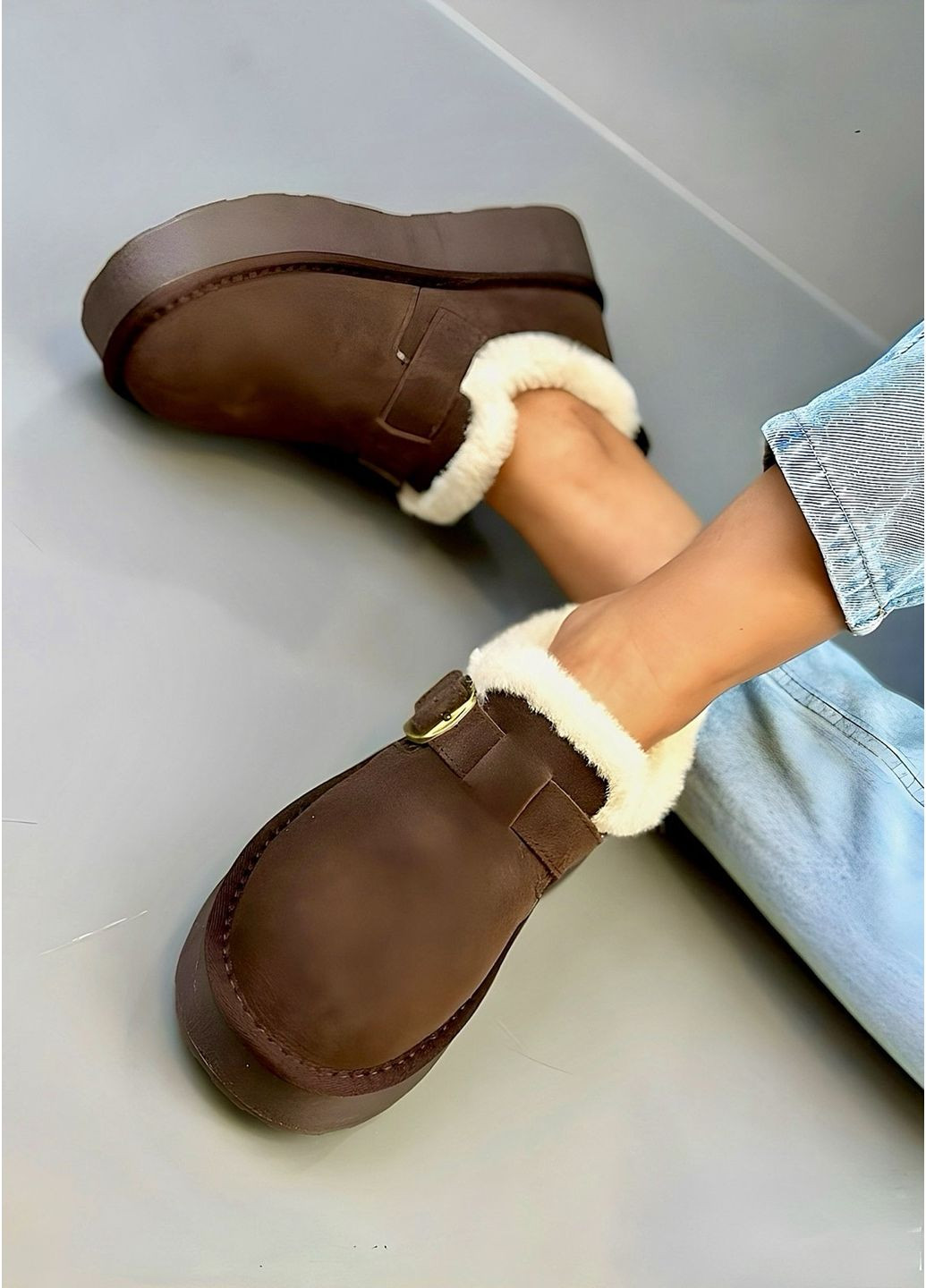 Жіночі укорочені угги коричневий колір No Brand (359368919)