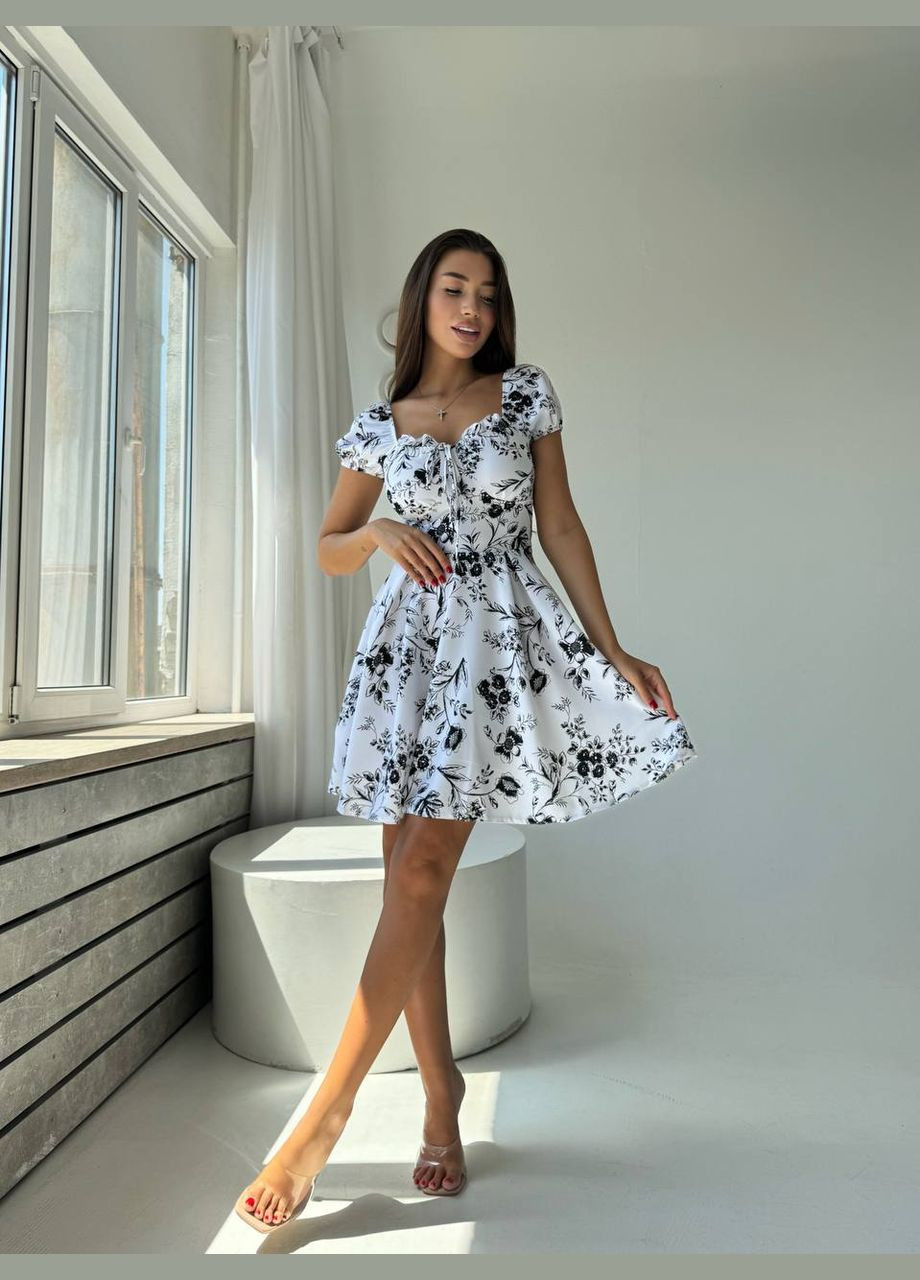 Черно-белое кэжуал платье N.Family с цветочным принтом