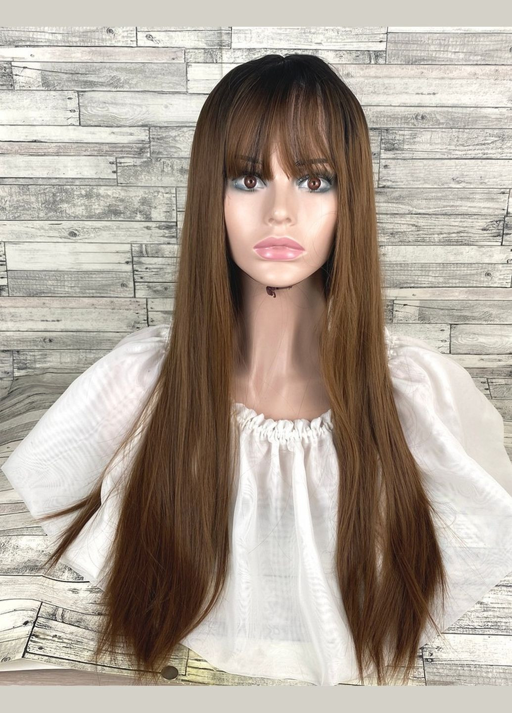 Перука жіноча темно-руса з темним корінням пряма з чубчиком 70см з термоволокна No Brand 5411 (298807297)