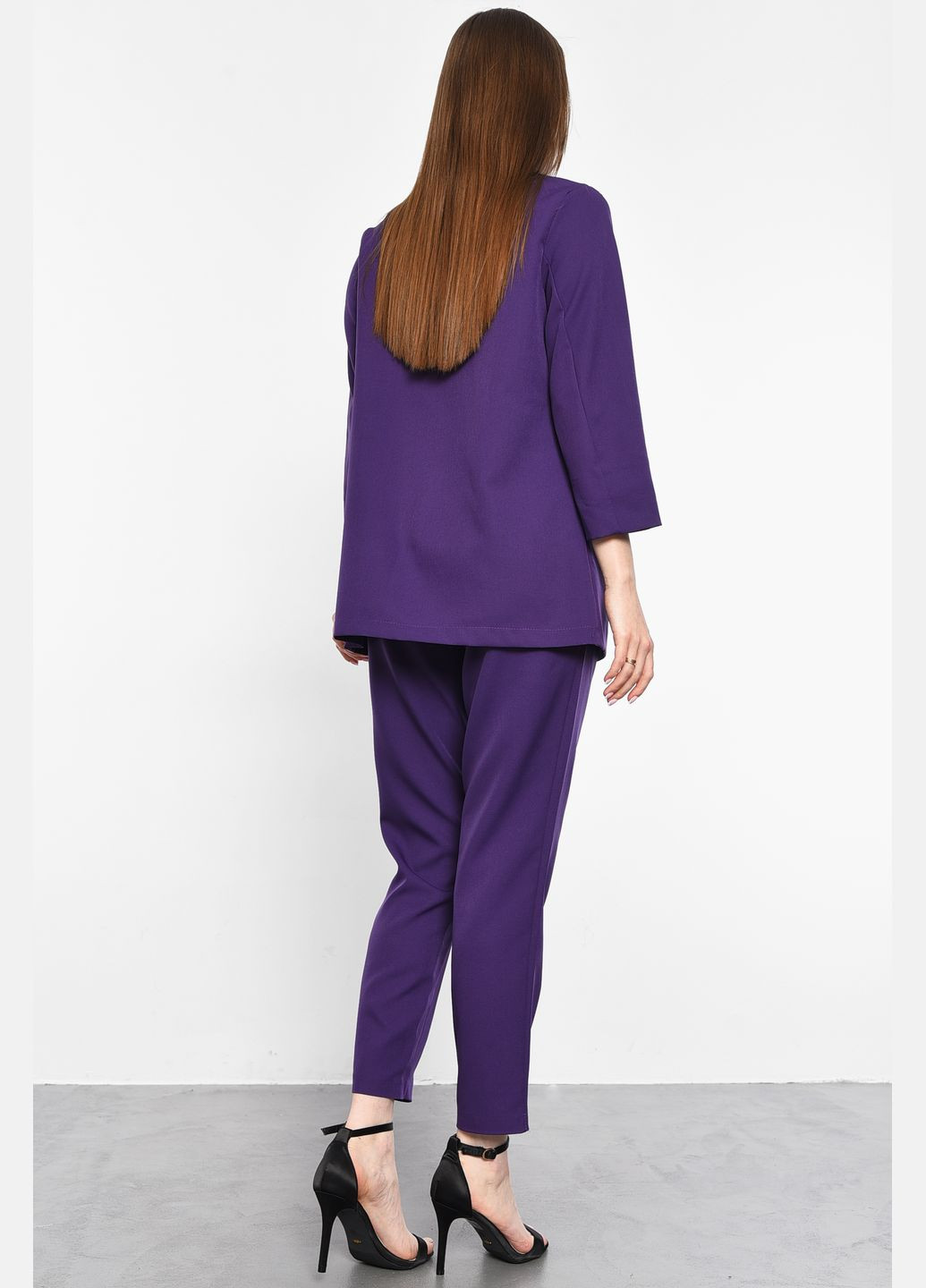 Костюм женский брючный фиолетового цвета Let's Shop (292755121)