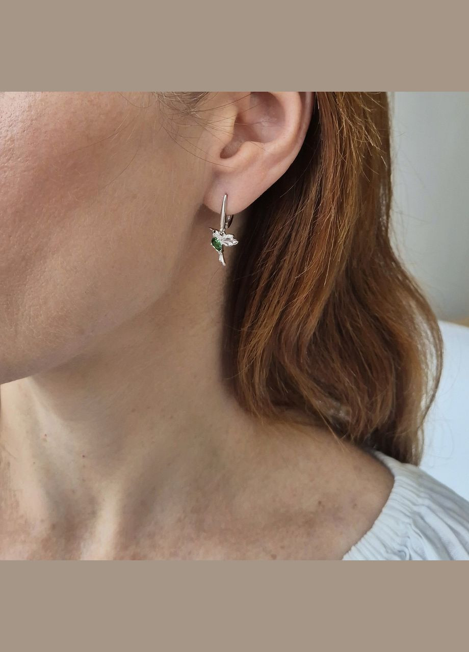 Срібні сережки з Підвіскою Колібрі із Зеленими каменями срібло 925 проби Родоване 5000135р 2.20г No Brand (341275240)