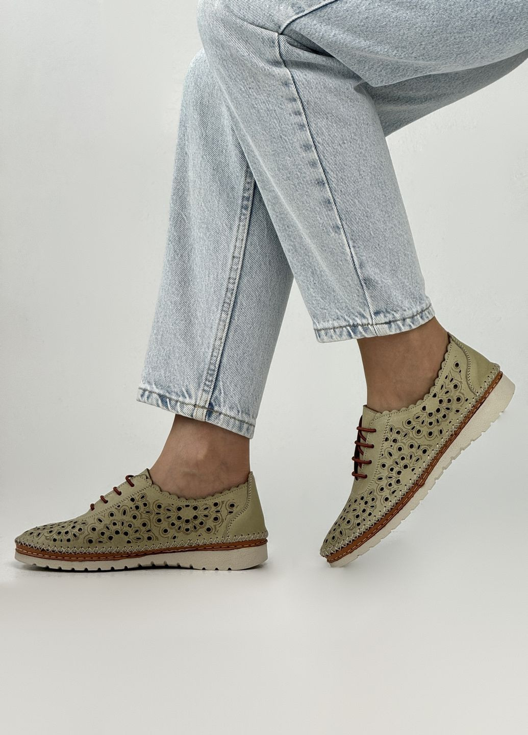 Оливковые слипоны женские кожаные Sherlock Soon