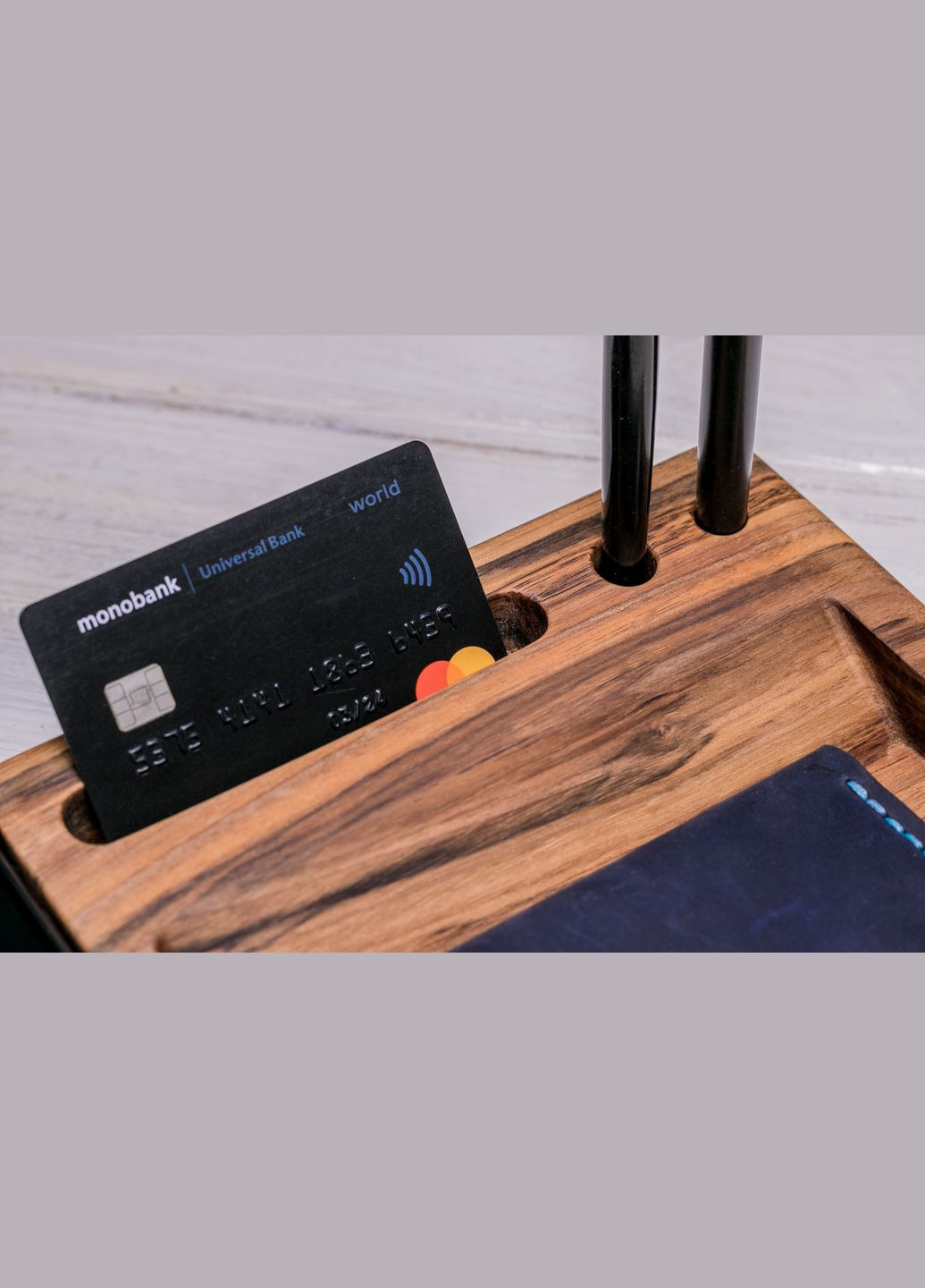 Аксесуар «Бездротовий зарядний пристрій» Органайзер для речей з індивідуальною гравіровкою EcoWalnut (293083536)