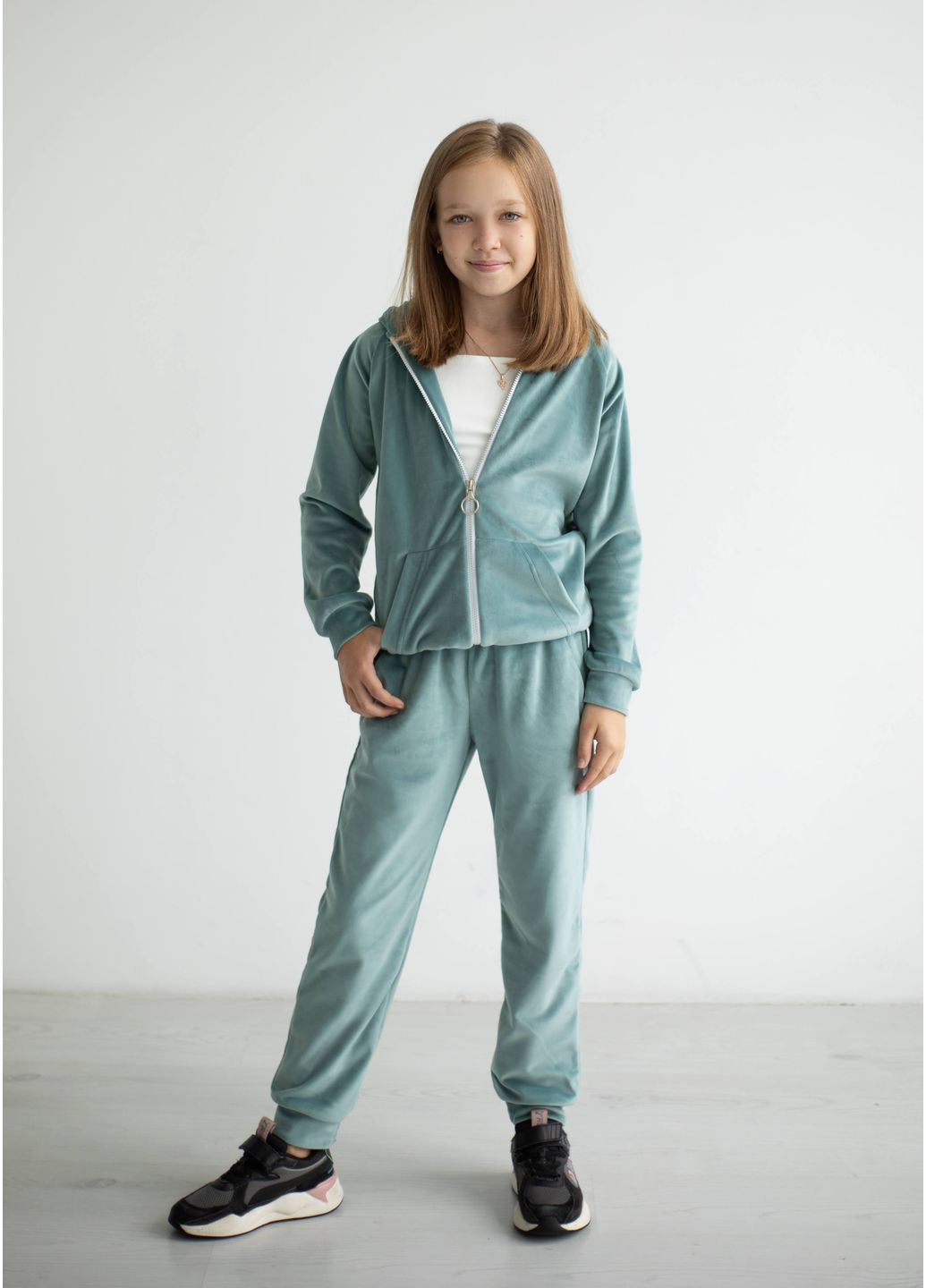 Велюровый костюм “Wednesday” для девочки в фисташковом цвете OlaN (356496202)