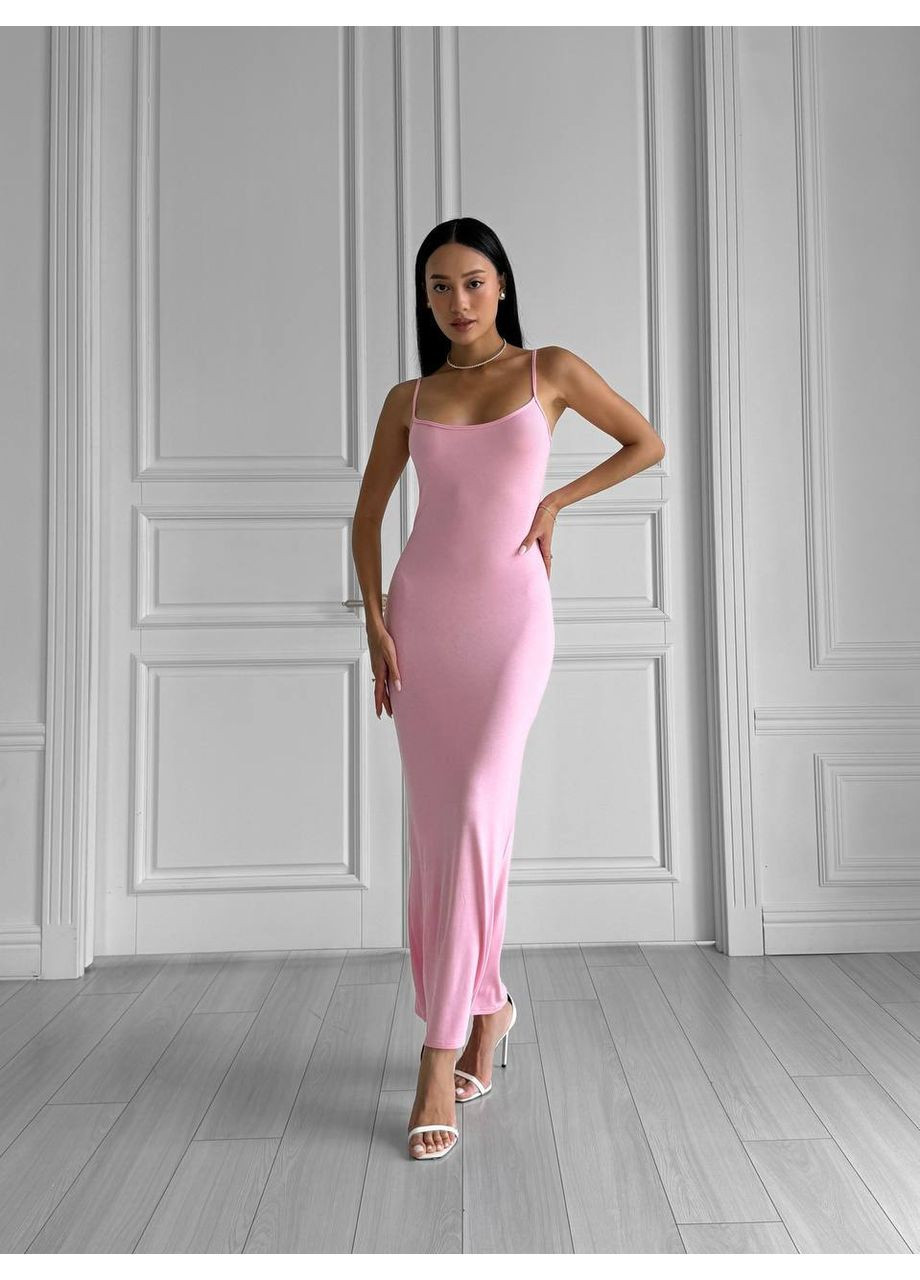 Рожева вечірня жіноча облягаюча сукня максі на тонких бретелях з відкритою спиною, з відкритими плечима Україна однотонна