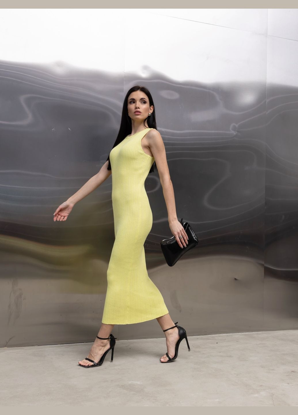 Желтое платье вязаное Larionoff однотонное