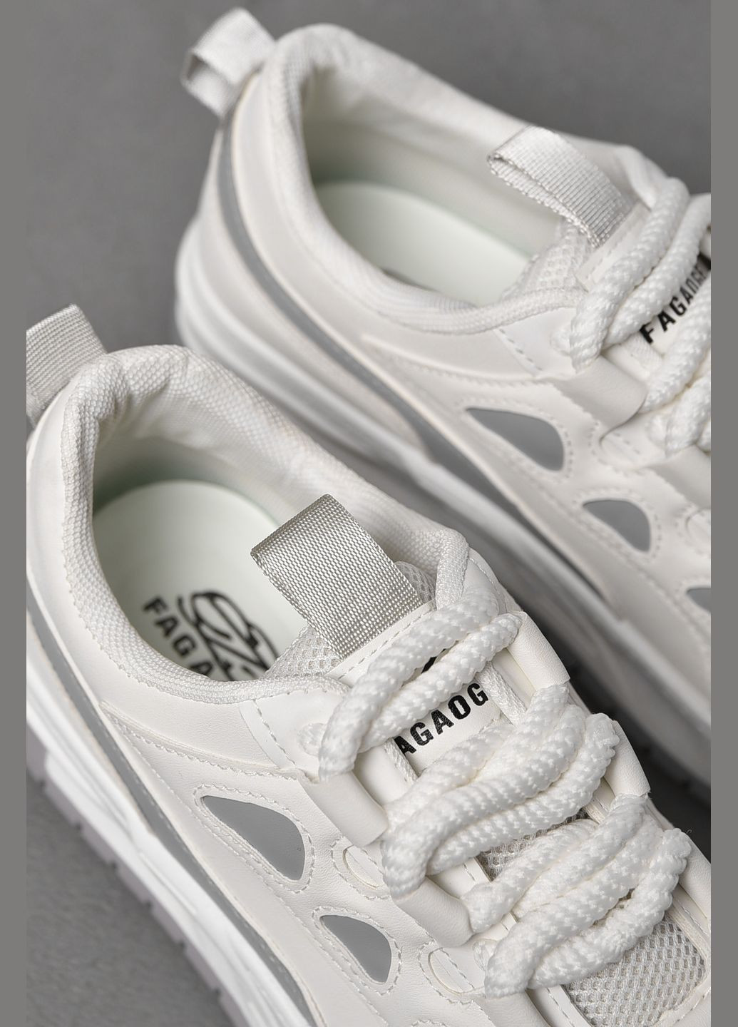 Білі Осінні кросівки чоловічі білого кольору на шнурівці Let's Shop